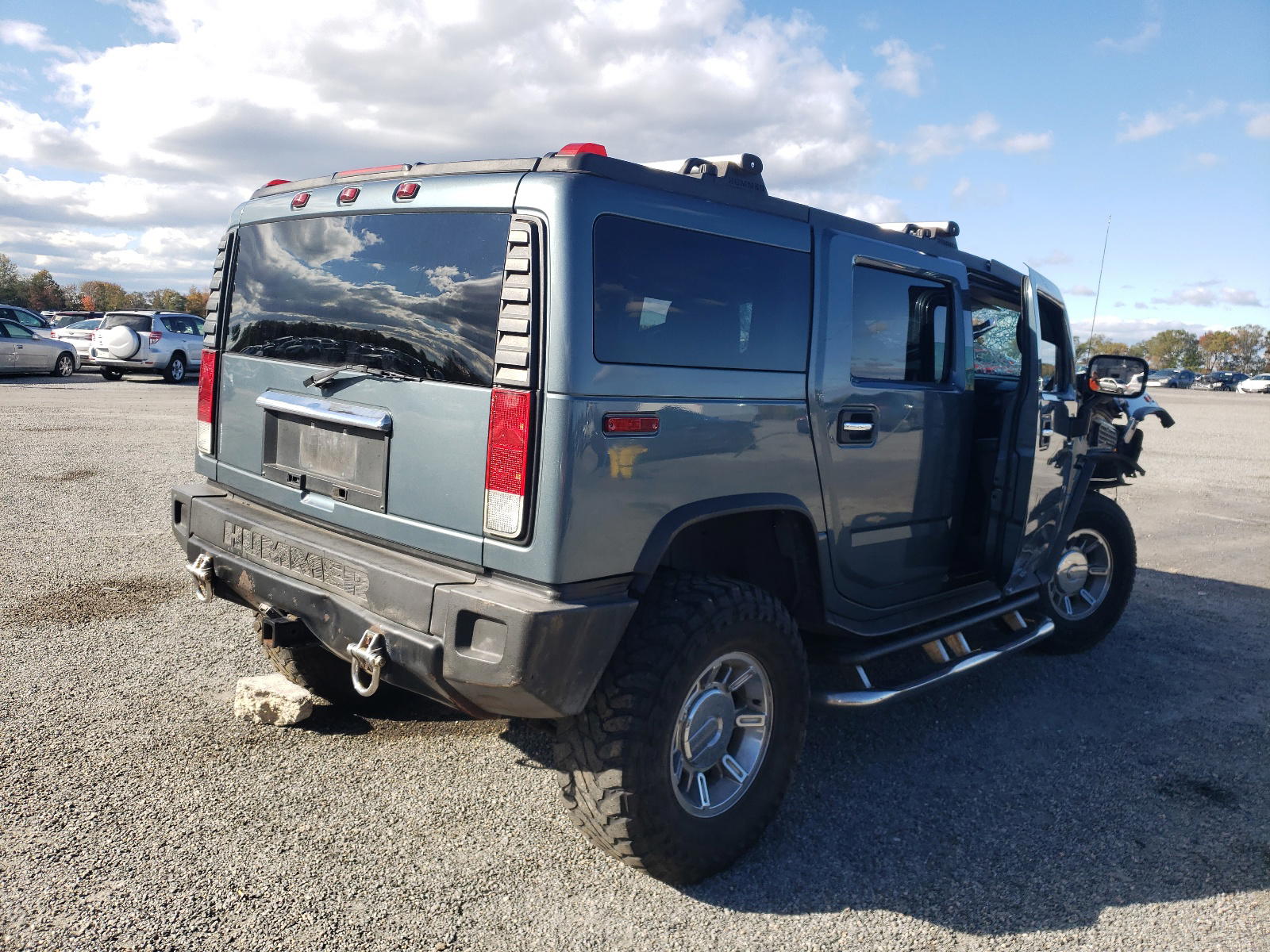 Photo 4 from auction – 2005 HUMMER H2 with VIN 5GRGN23U35H100174
