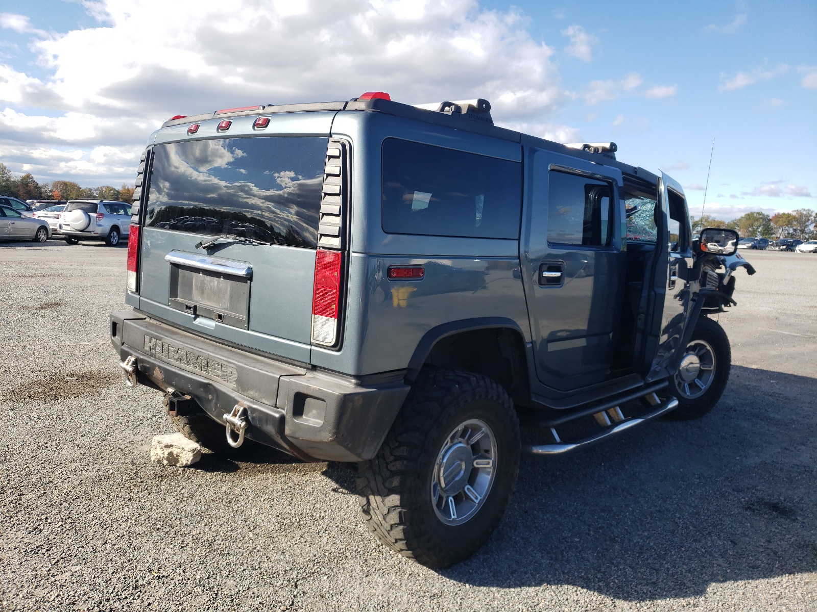 Фото 4 с аукциона – 2005 HUMMER H2 с VIN 5GRGN23U35H100174
