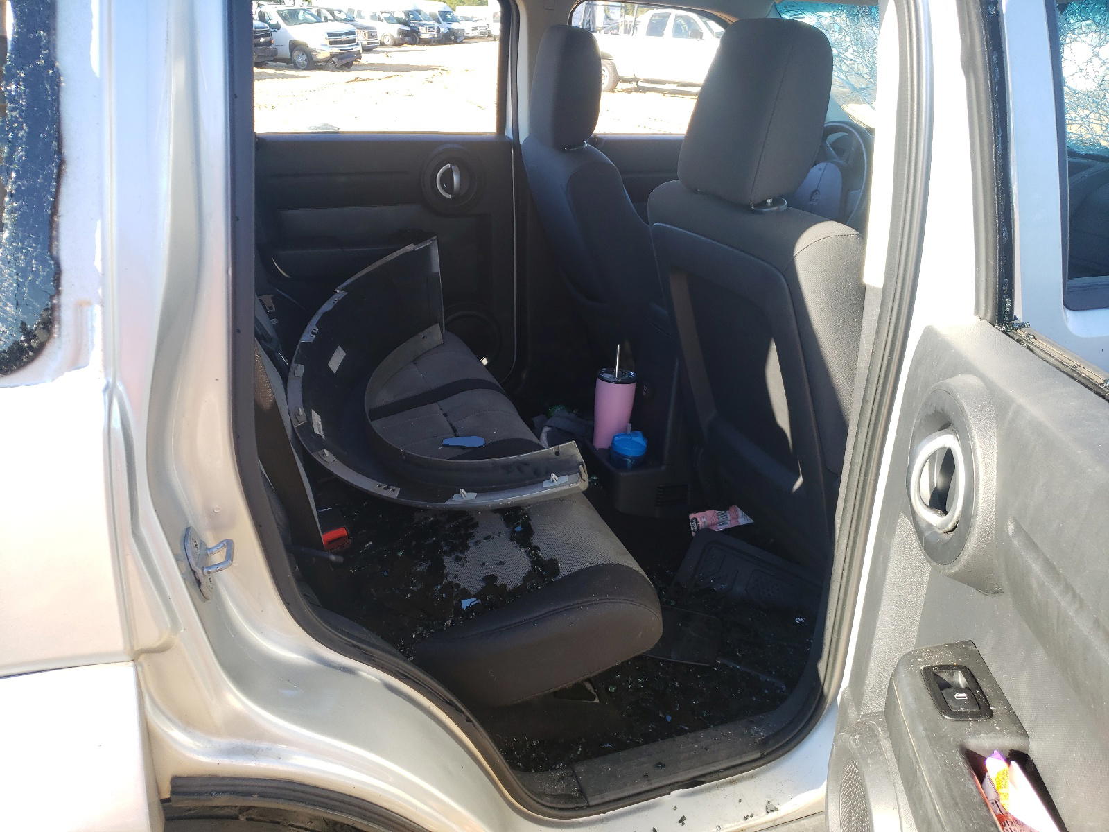 Photo 6 from auction – 2008 DODGE NITRO SXT with VIN 1D8GT28K48W104265