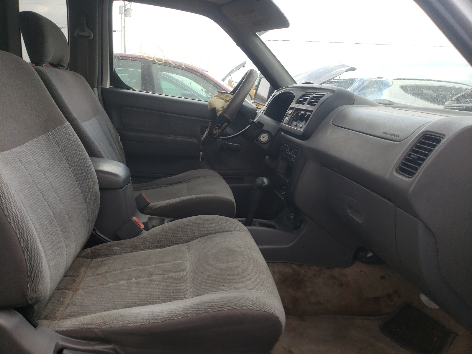 Photo 5 from auction – 2000 NISSAN FRONTIER K with VIN 1N6ED26T1YC371912