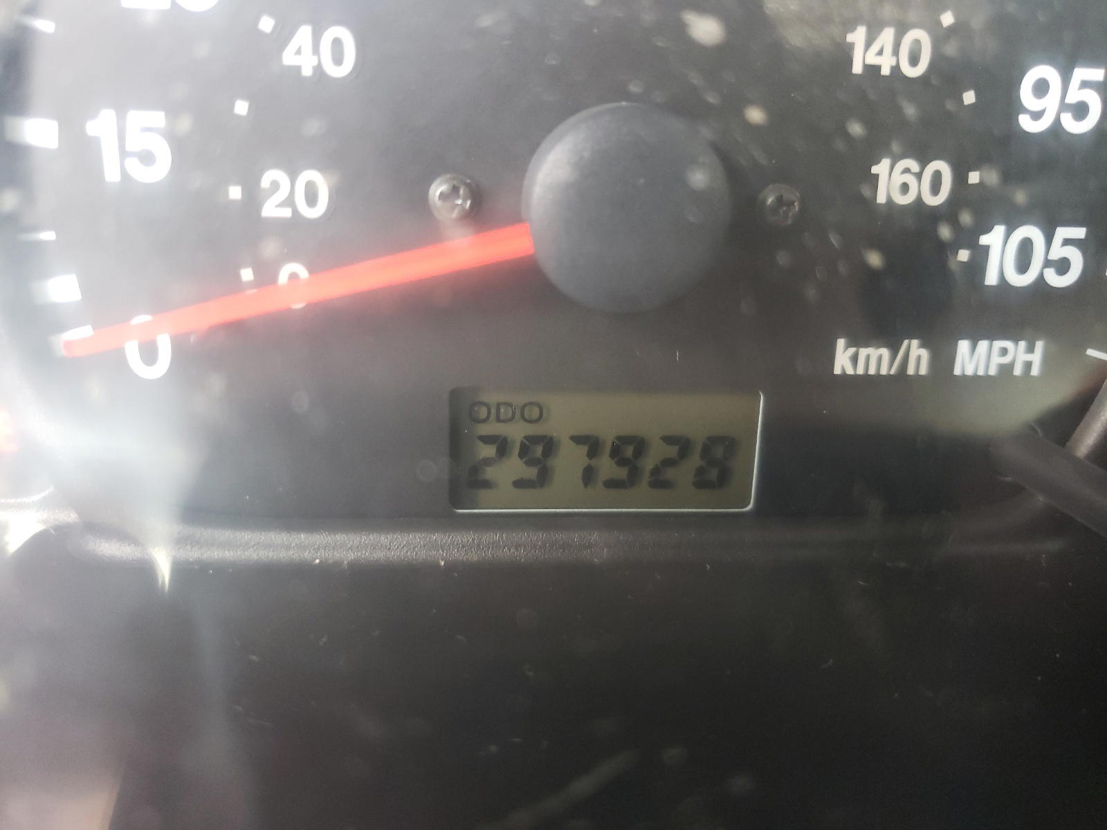 Photo 8 from auction – 2001 CHEVROLET TRACKER with VIN 2CNBJ13C716925431