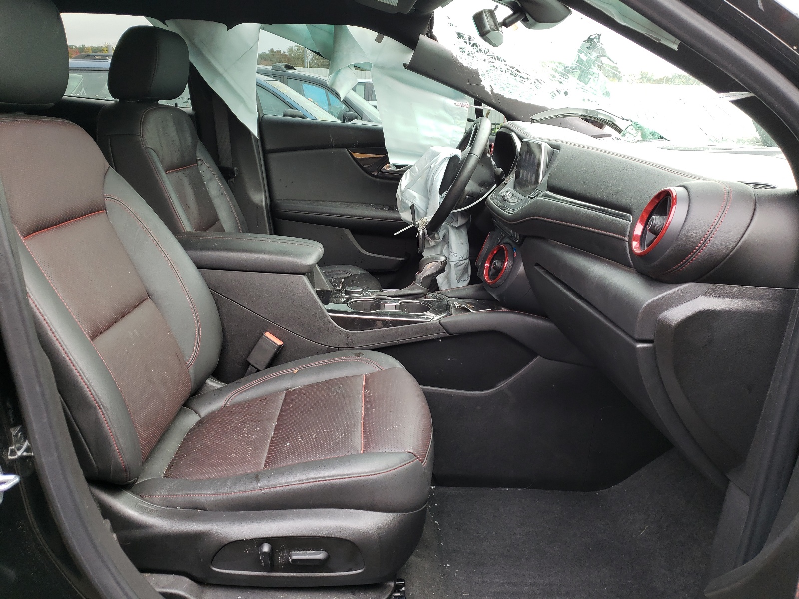 Photo 5 from auction – 2020 CHEVROLET BLAZER RS with VIN 3GNKBKRS2LS673055