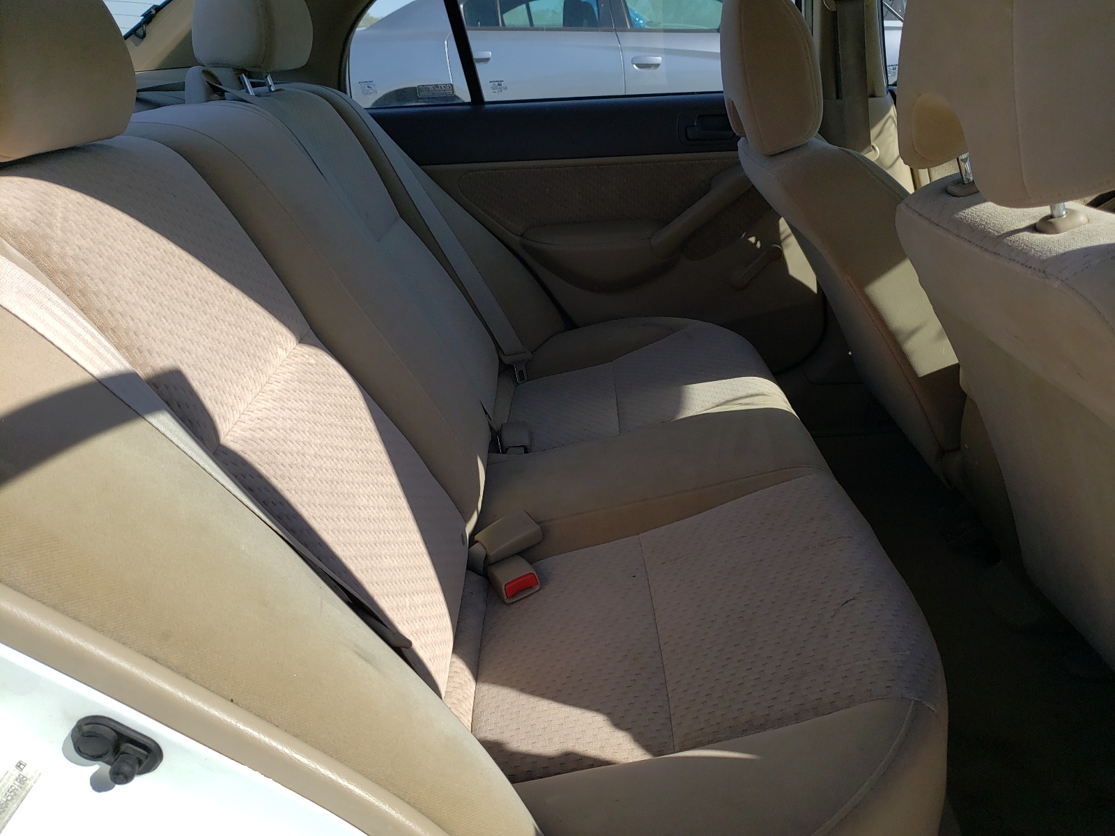 Photo 6 from auction – 2005 HONDA CIVIC DX with VIN 2HGES16435H559188