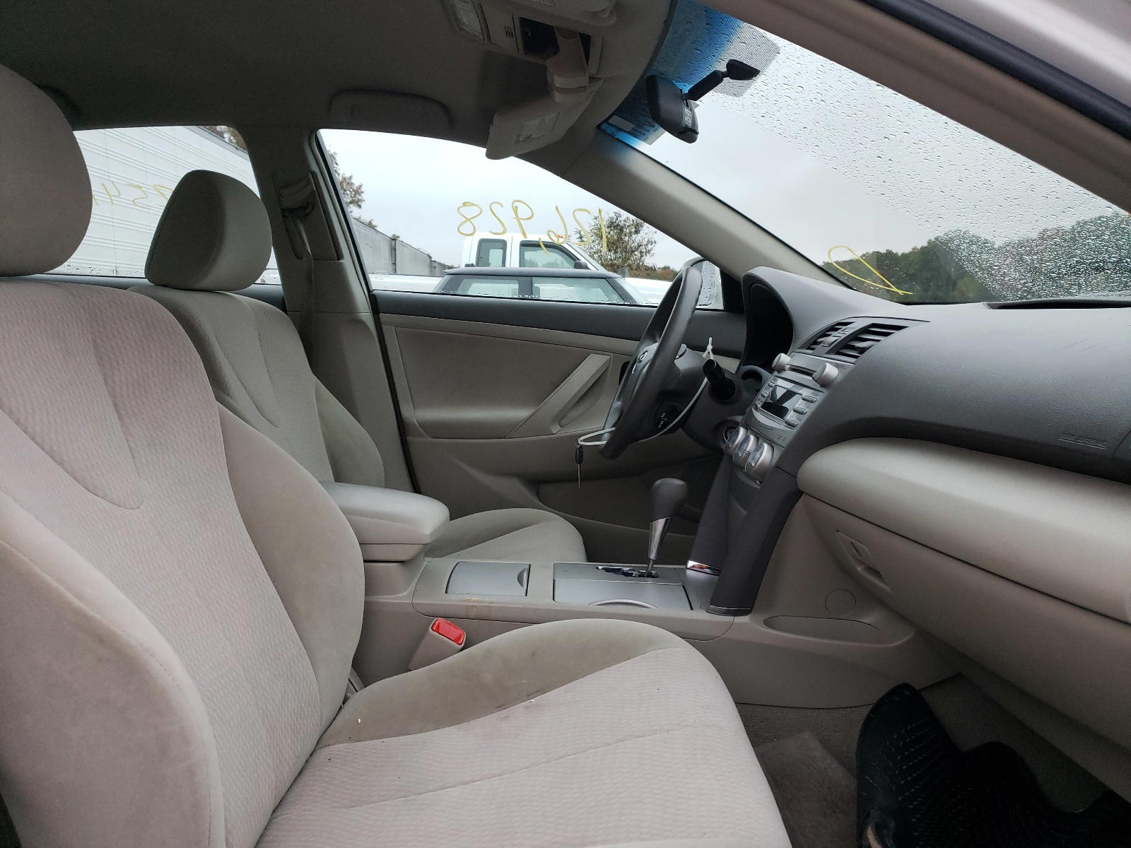 Photo 5 from auction – 2011 TOYOTA CAMRY BASE with VIN 4T1BF3EK1BU619023