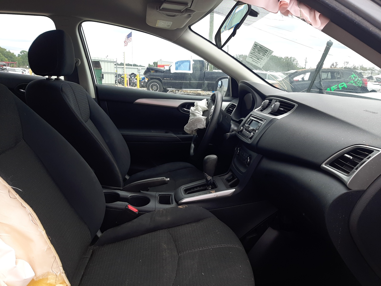 Photo 5 from auction – 2017 NISSAN SENTRA with VIN 3N1AB7AP5HY241334