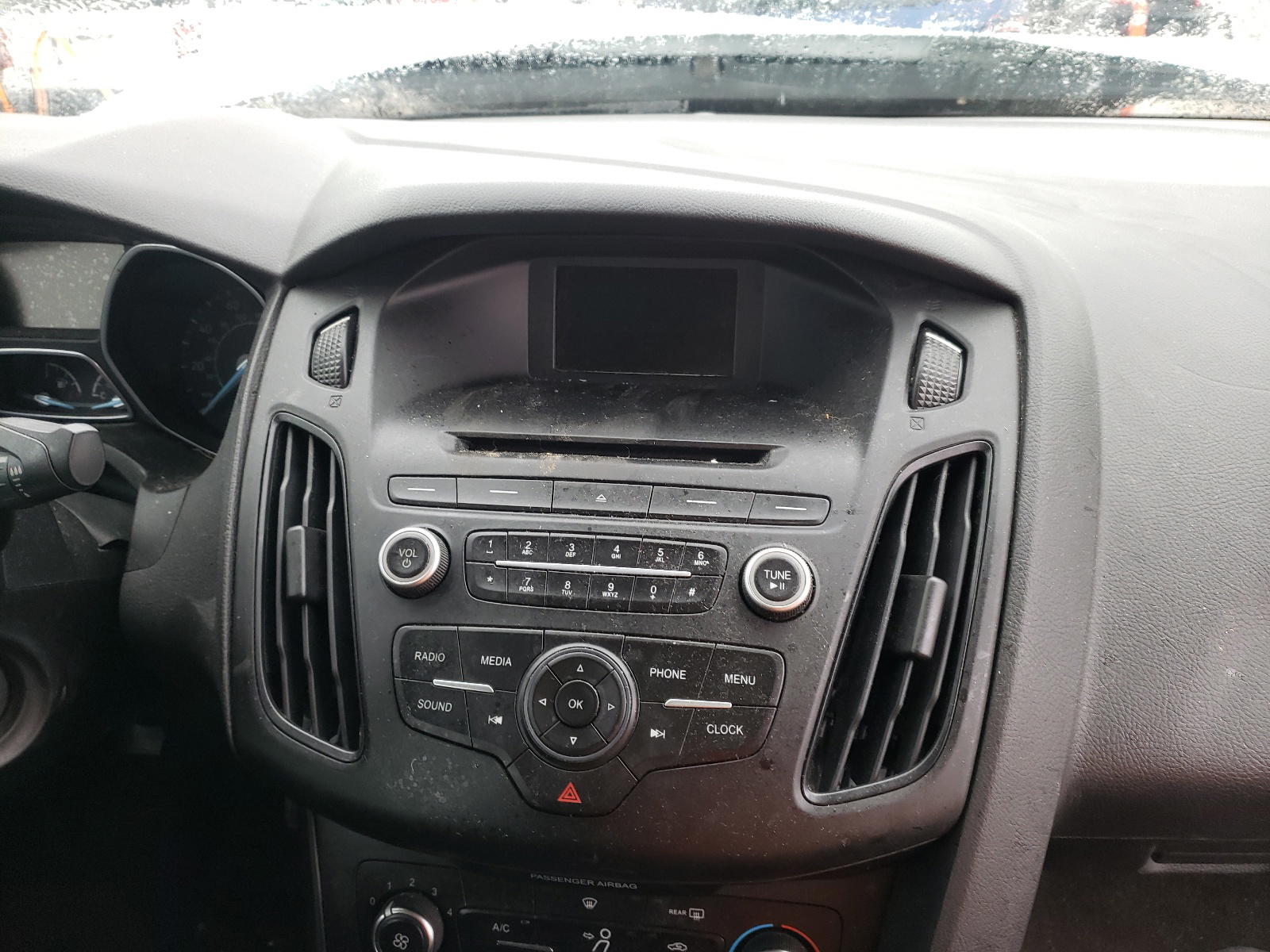 Photo 9 from auction – 2016 FORD FOCUS S with VIN 1FADP3E27GL387461