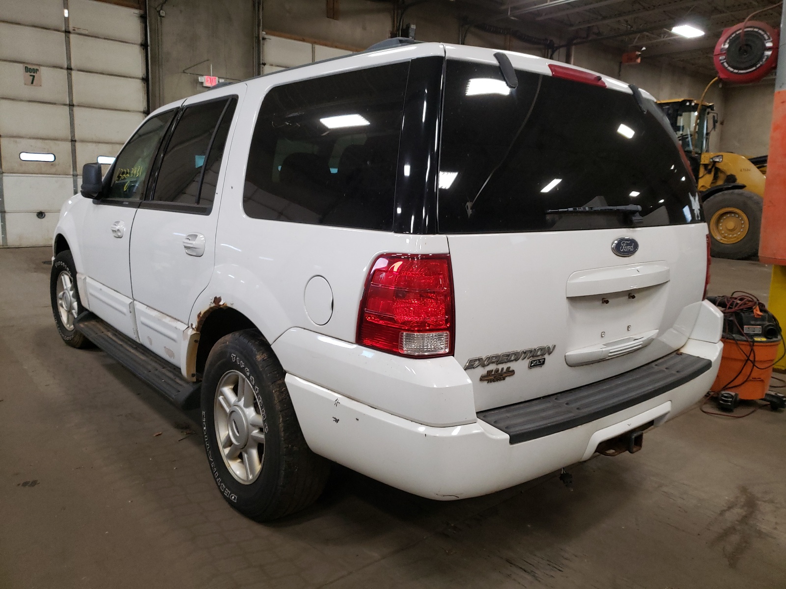 Photo 3 from auction – 2003 FORD EXPEDITION with VIN 1FMFU16LX3LB88532