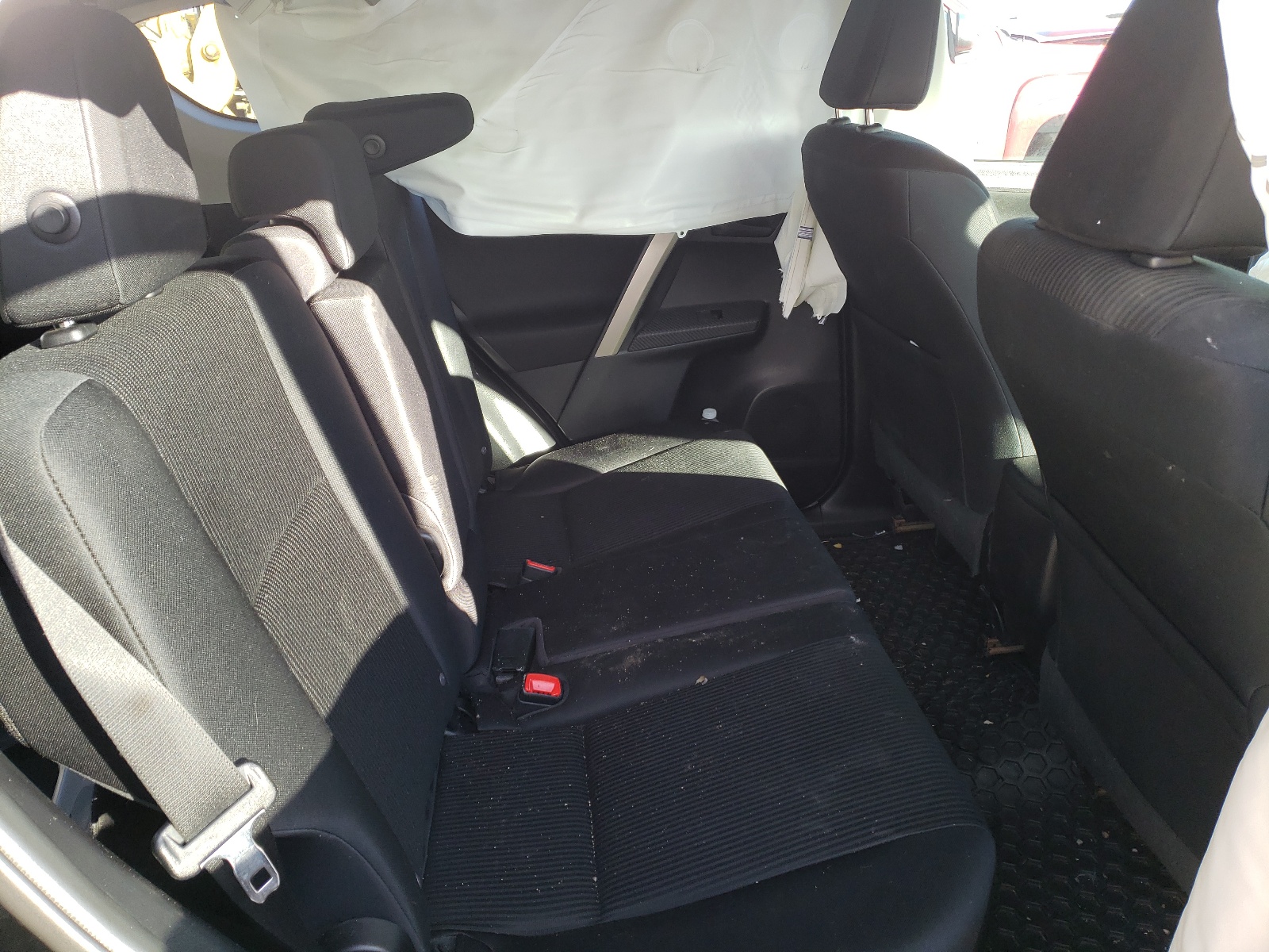 Zdjęcie 6 z aukcji – 2015 TOYOTA RAV4 LE z VIN 2T3BFREV7FW285428