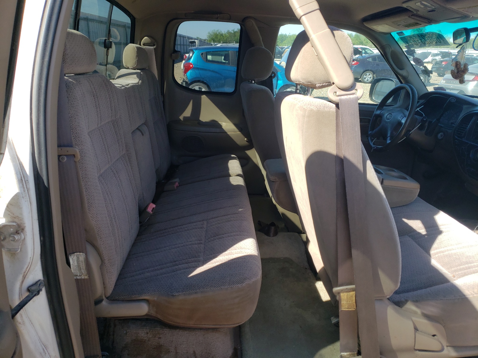 Photo 6 from auction – 2001 TOYOTA TUNDRA ACC with VIN 5TBBT44111S176041