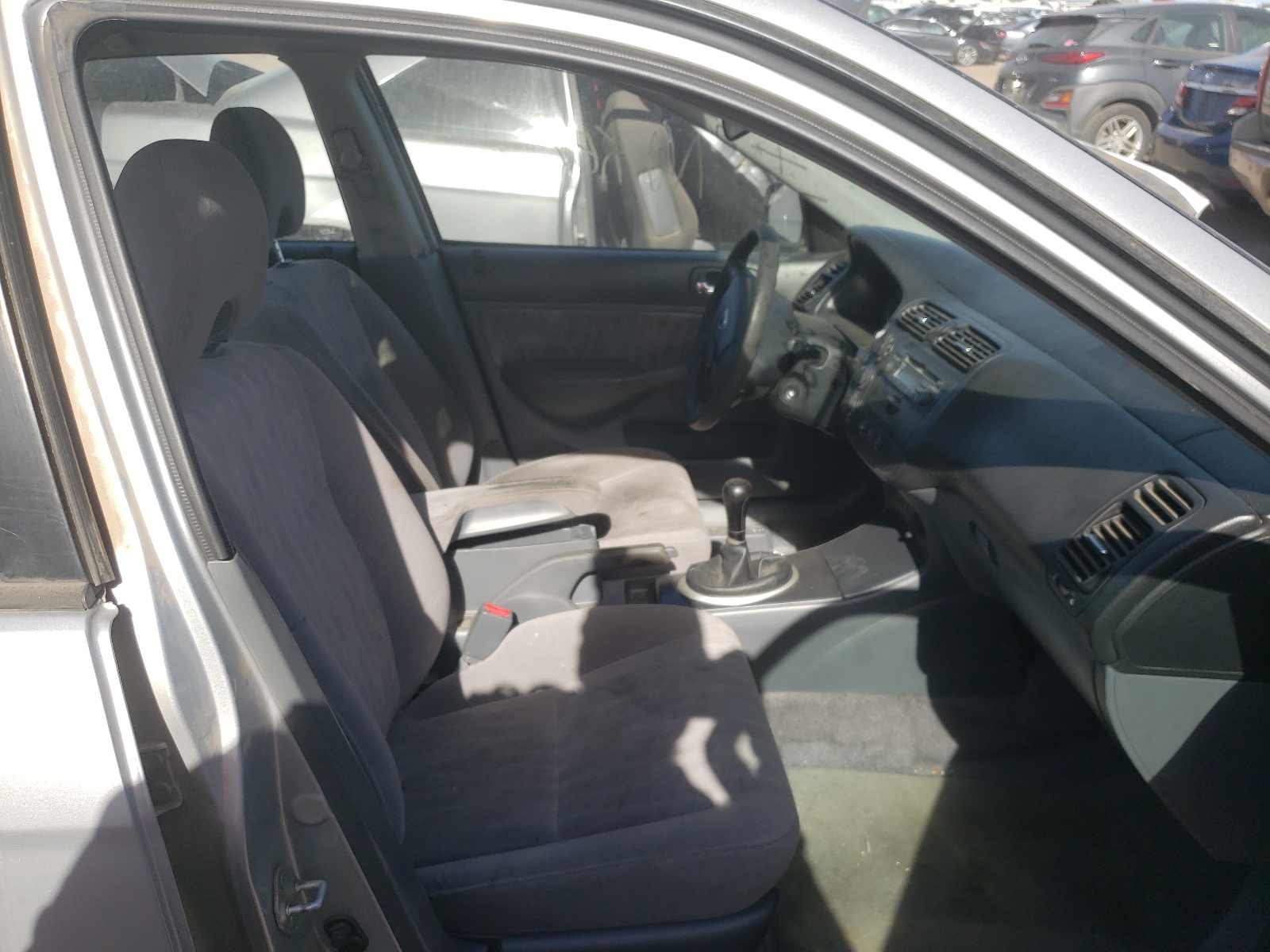 Photo 5 from auction – 2005 HONDA CIVIC LX with VIN JHMES15575S002753