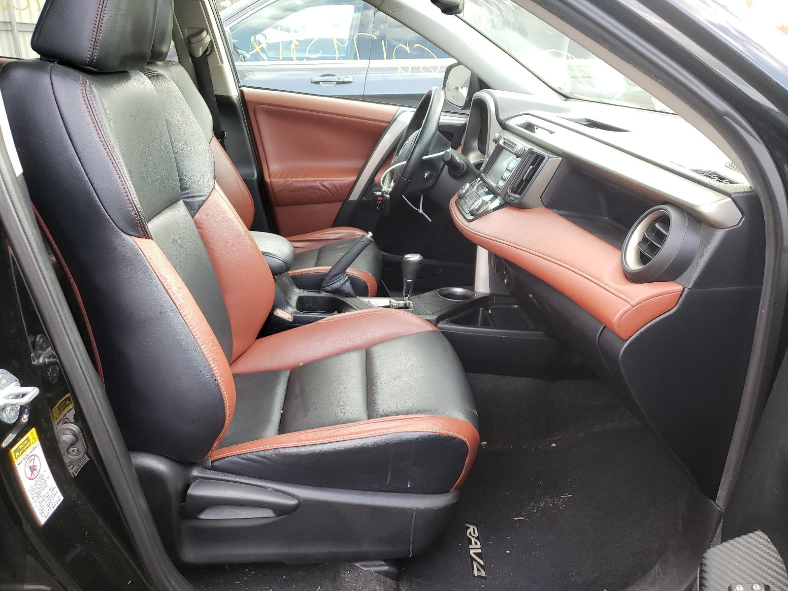 Photo 5 from auction – 2013 TOYOTA RAV4 LIMIT with VIN 2T3DFREV2DW012614