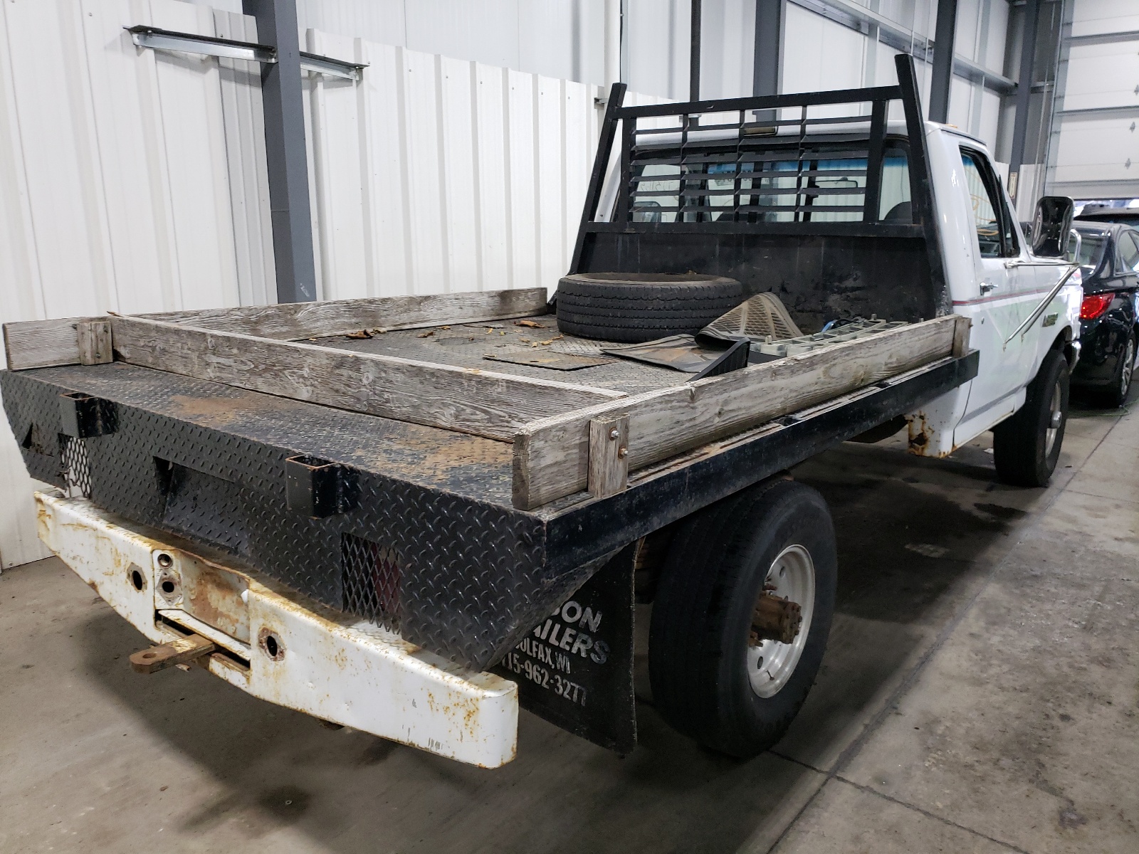 Photo 4 from auction – 1989 FORD F250 XLT with VIN 1FTHF26M2KPB02496