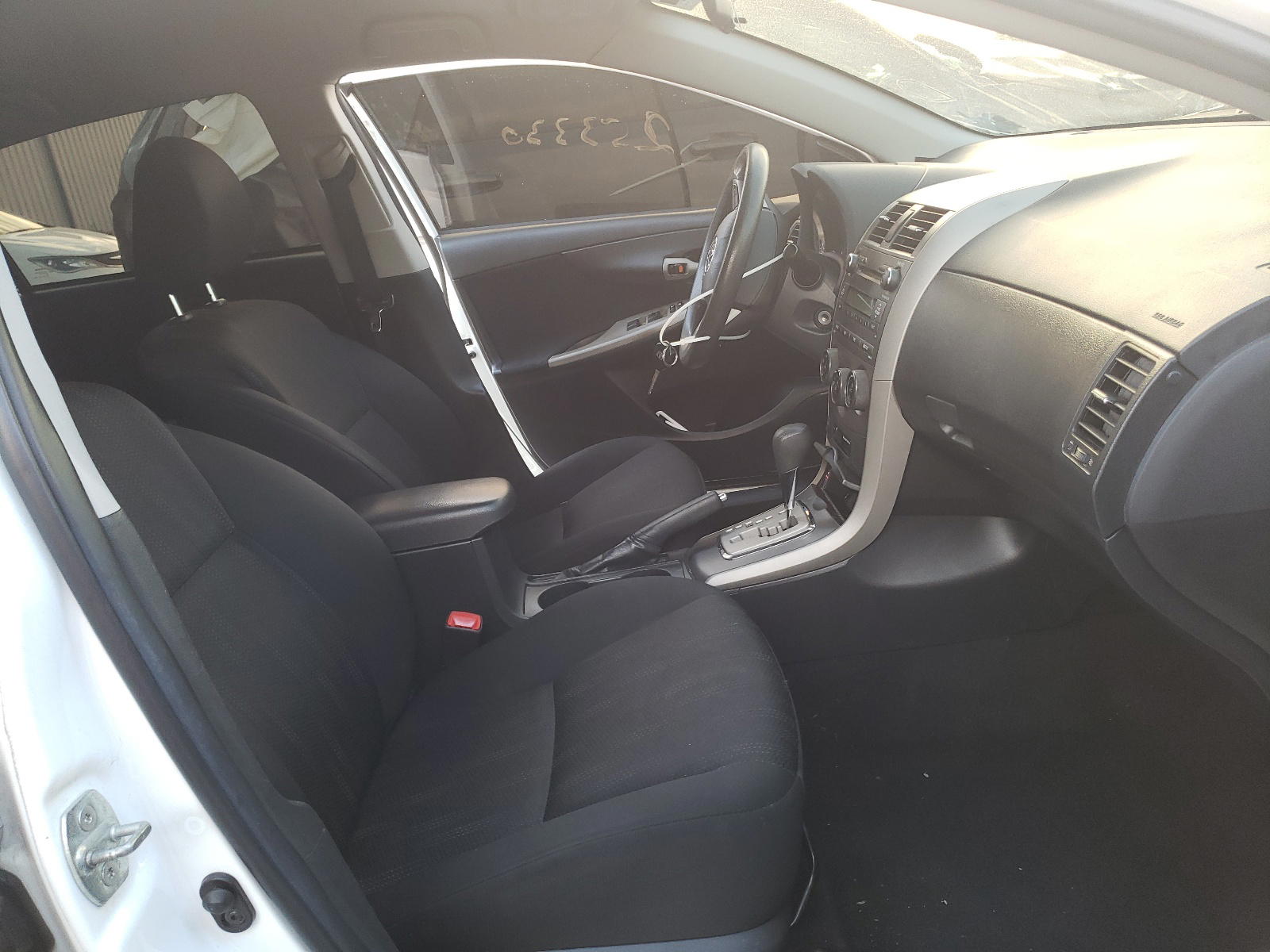 Photo 5 from auction – 2011 TOYOTA COROLLA BA with VIN 2T1BU4EE8BC753714