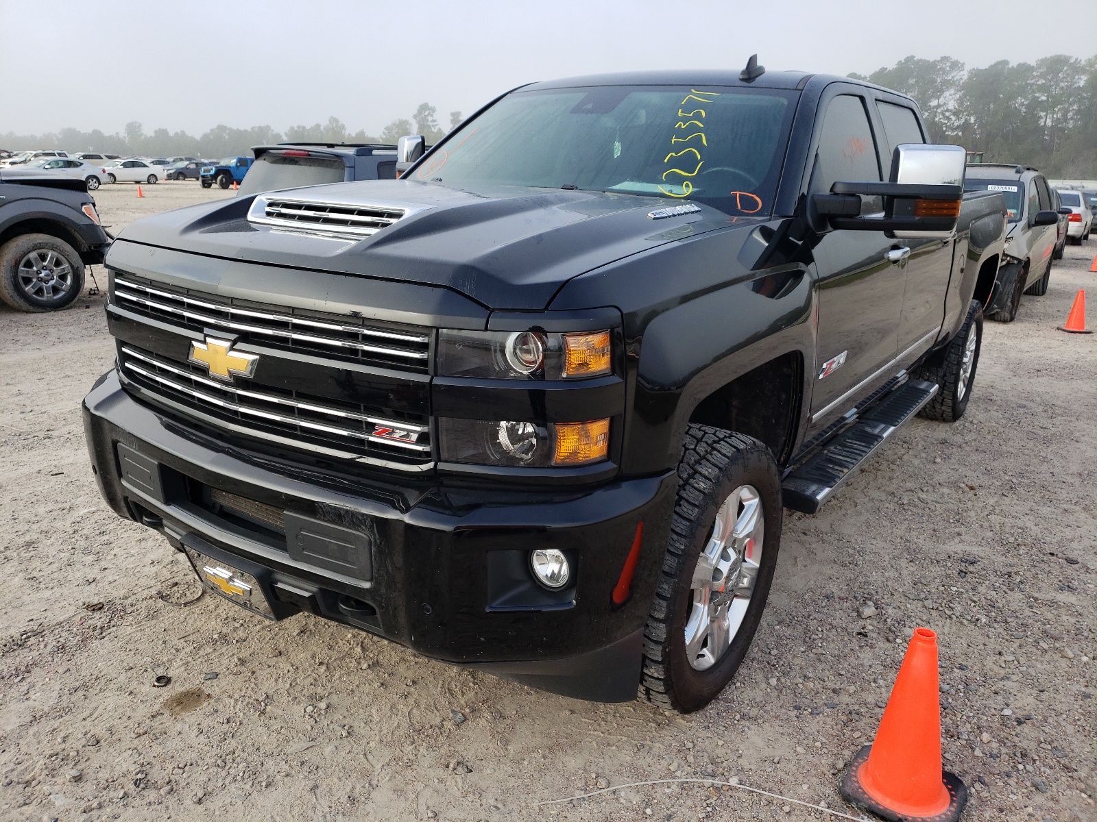 Photo 2 from auction – 2019 CHEVROLET SILVERADO with VIN 1GC1KTEY1KF185402