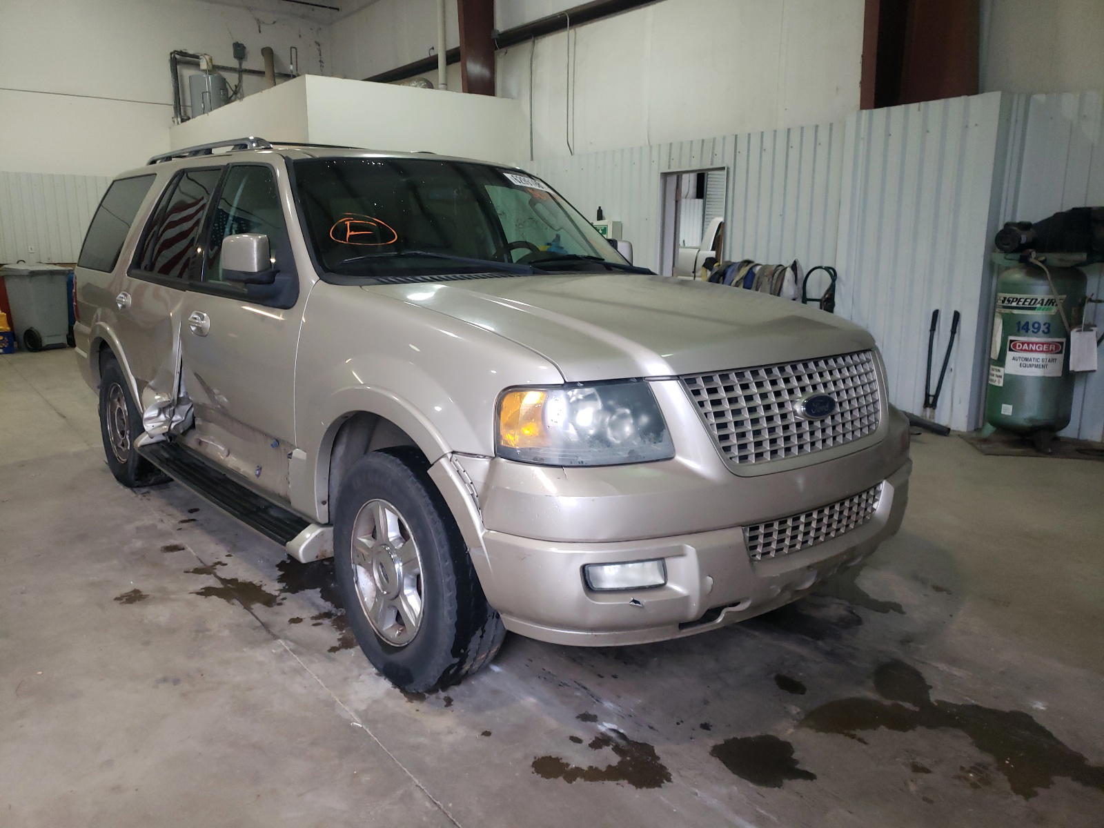 Photo 13 from auction – 2005 FORD EXPEDITION with VIN 1FMPU19545LA03119