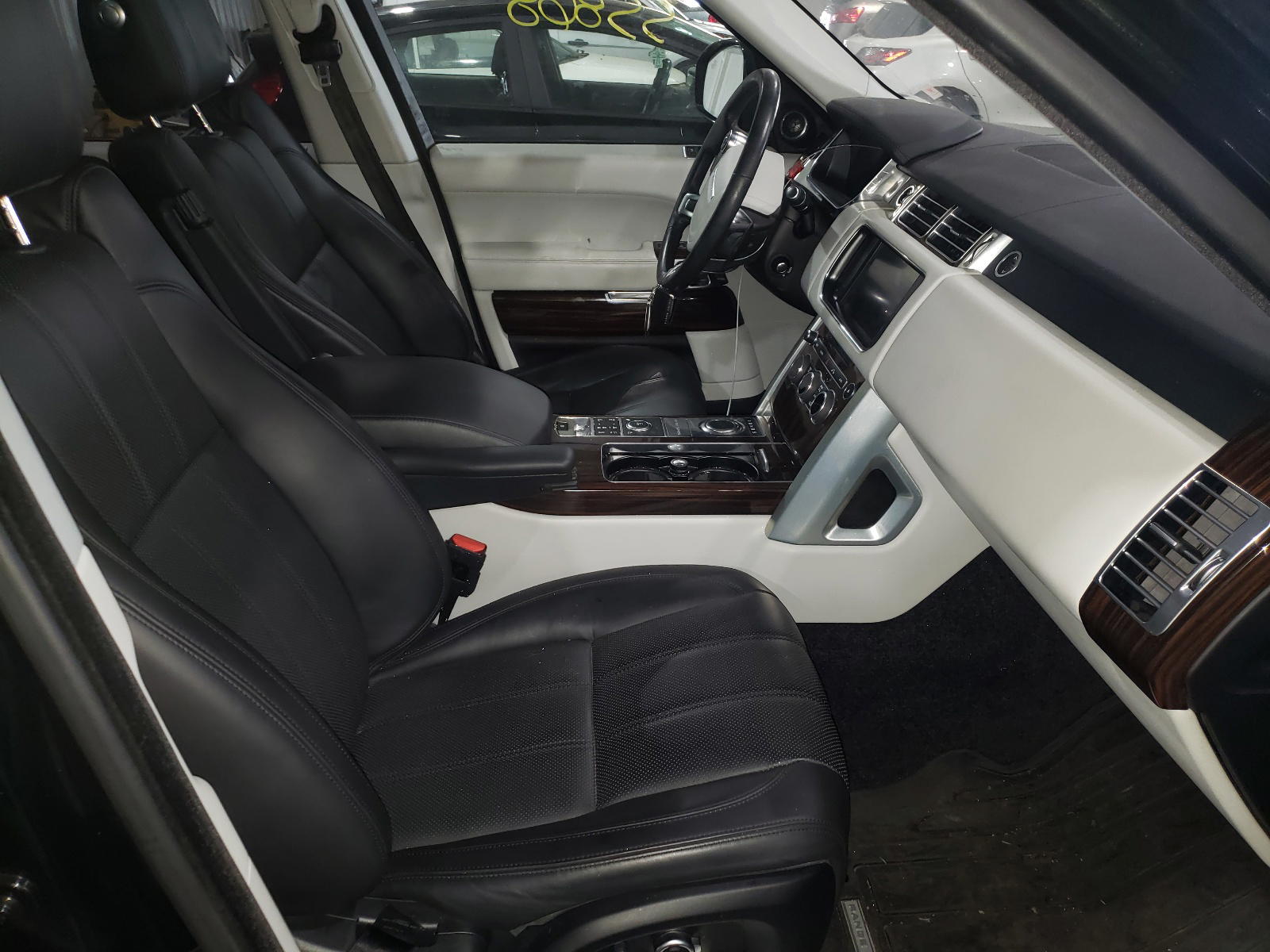 Photo 5 from auction – 2016 LAND ROVER RANGE ROVE with VIN SALGS2VF7GA246669
