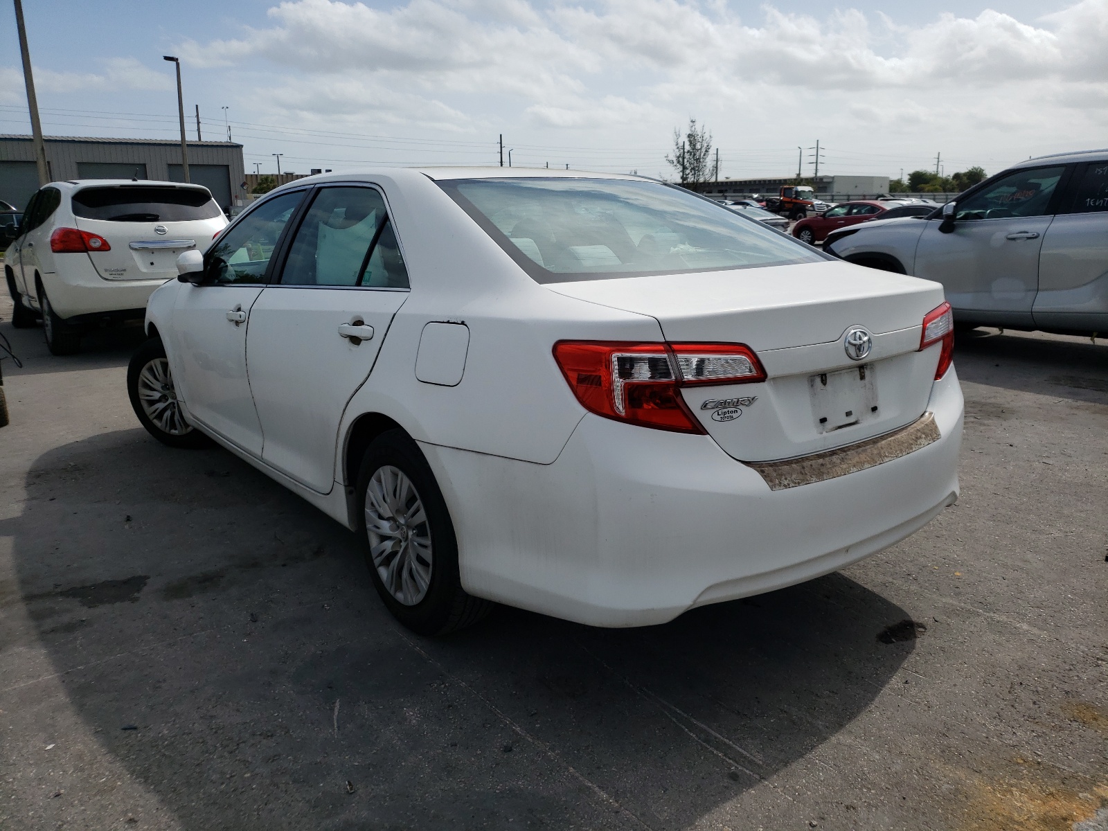 Photo 3 from auction – 2014 TOYOTA CAMRY L with VIN 4T1BF1FKXEU745050