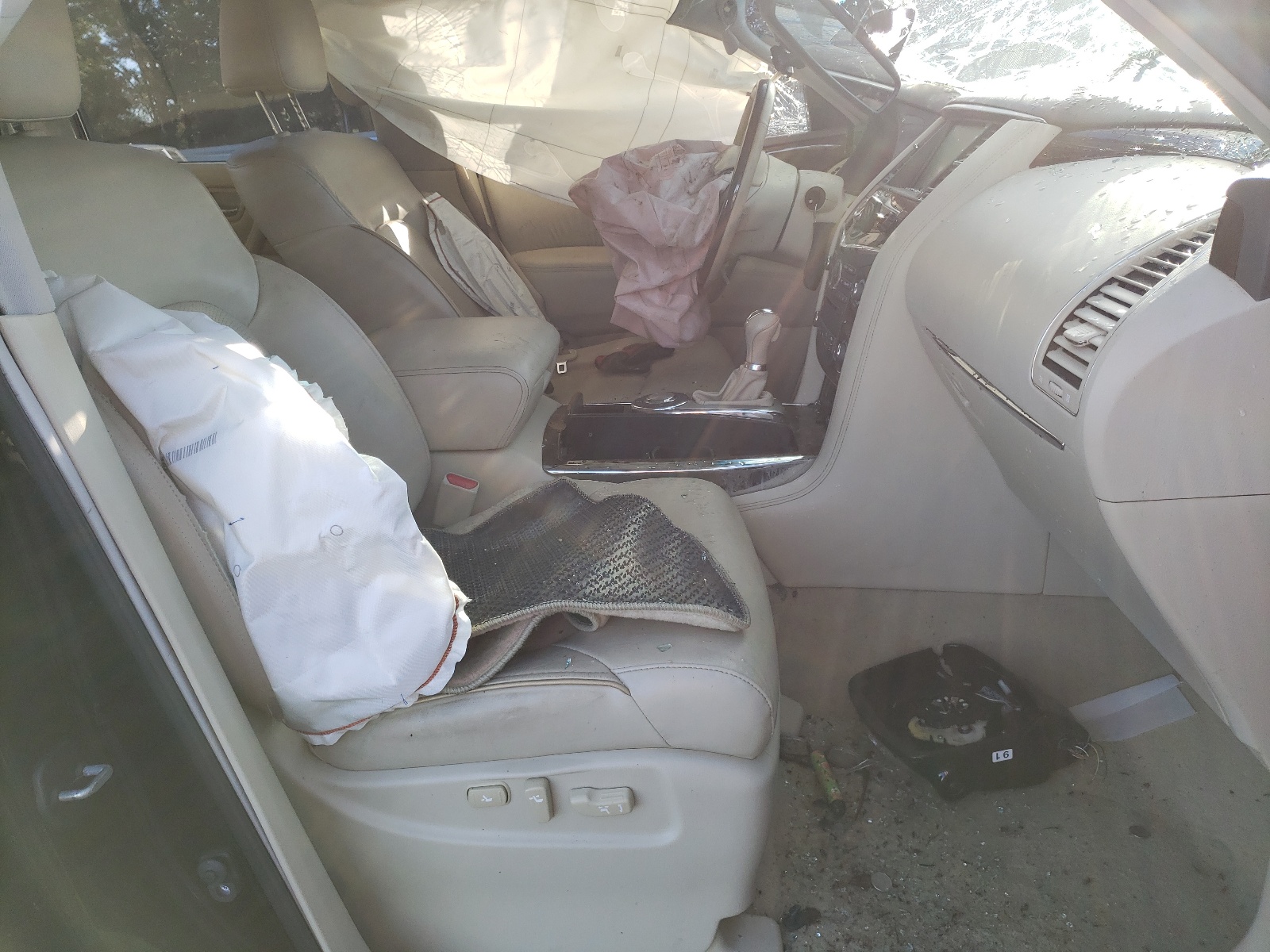Photo 5 from auction – 2015 INFINITI QX80 with VIN JN8AZ2NF9F9571286