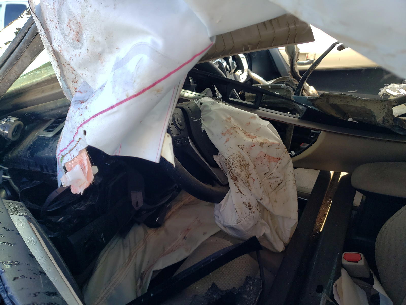 Photo 9 from auction – 2015 TOYOTA COROLLA EC with VIN 5YFBPRHE7FP180391
