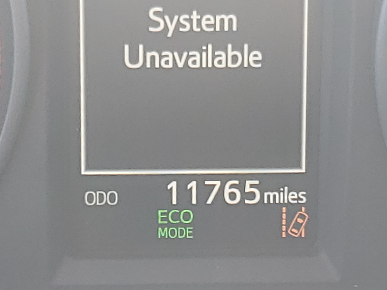 Photo 8 from auction – 2018 TOYOTA RAV4 LE with VIN JTMBFREV3JD248382
