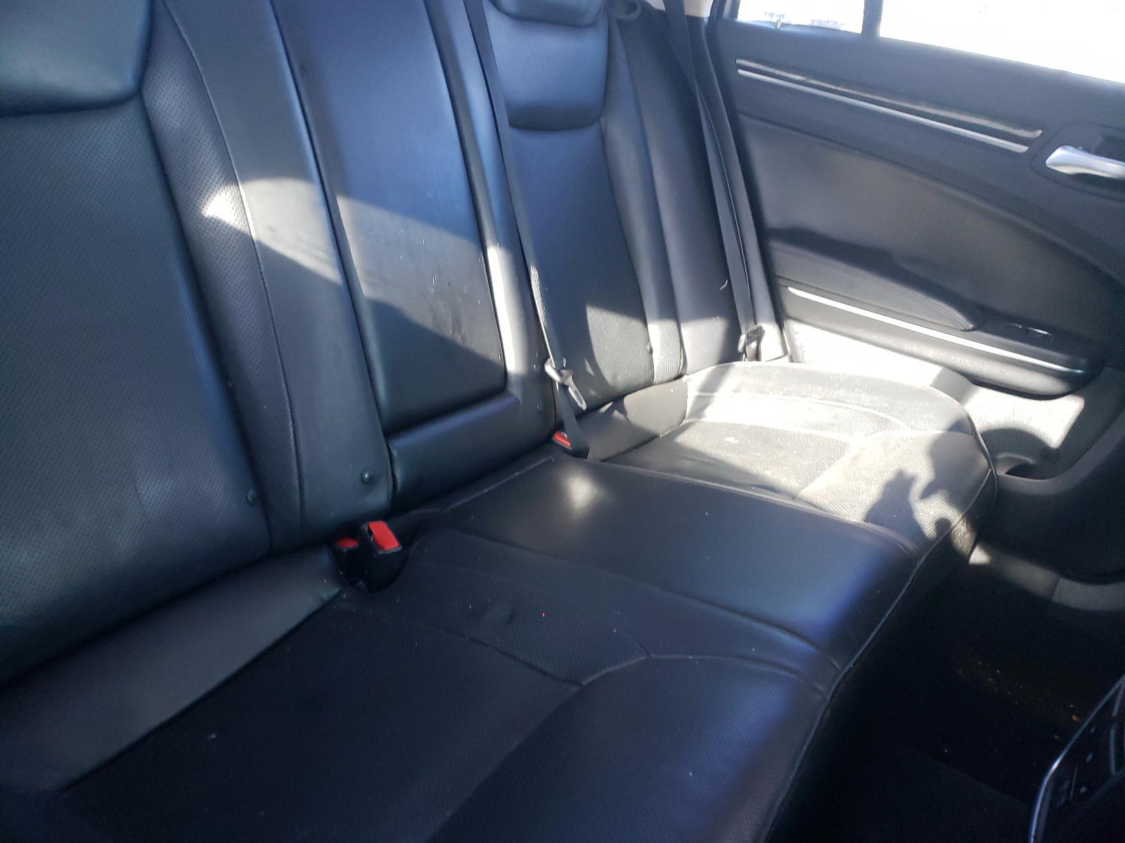 Photo 6 from auction – 2016 CHRYSLER 300C with VIN 2C3CCAEG1GH189686