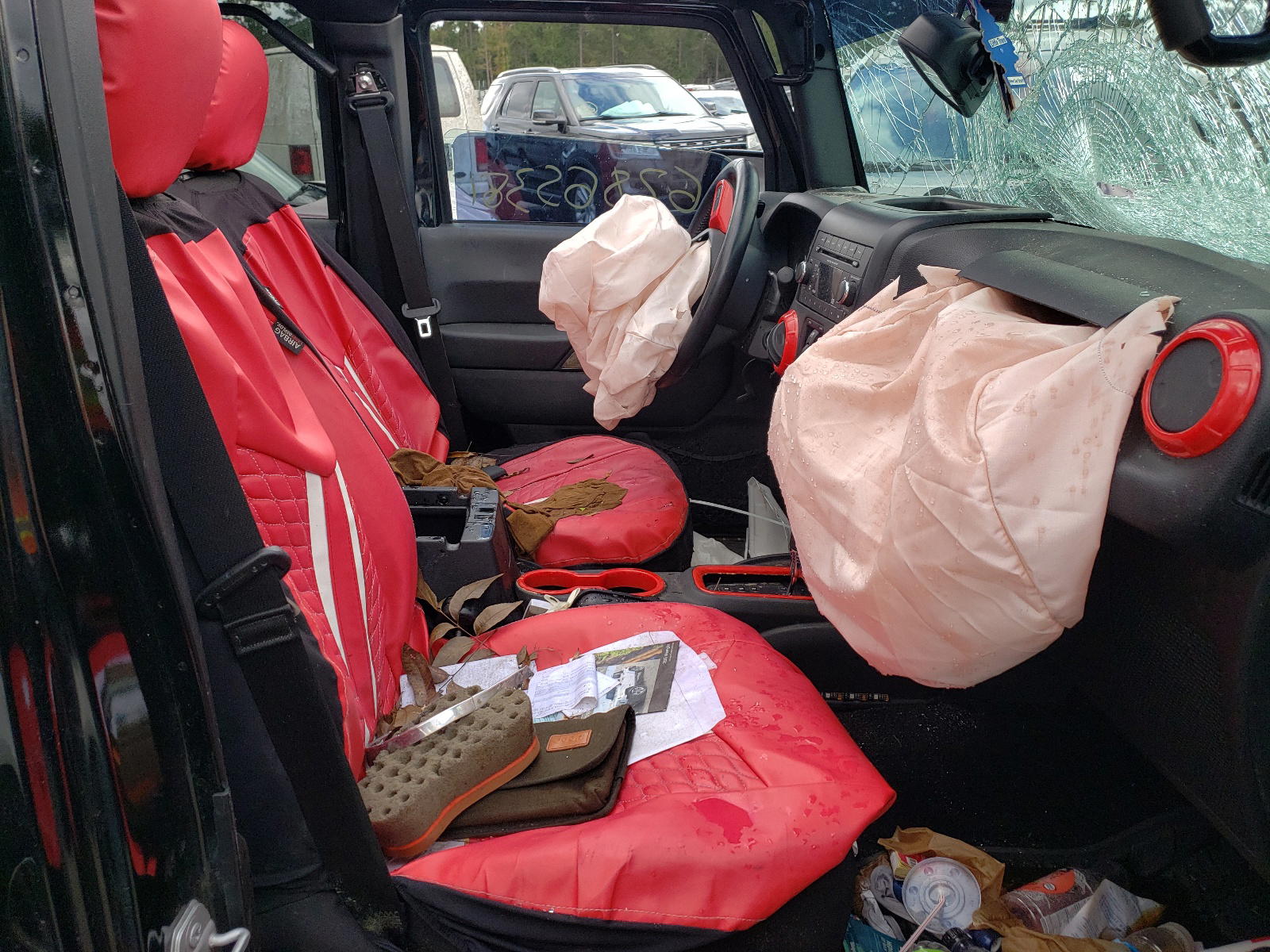 Photo 5 from auction – 2015 JEEP WRANGLER U with VIN 1C4BJWDG2FL502841