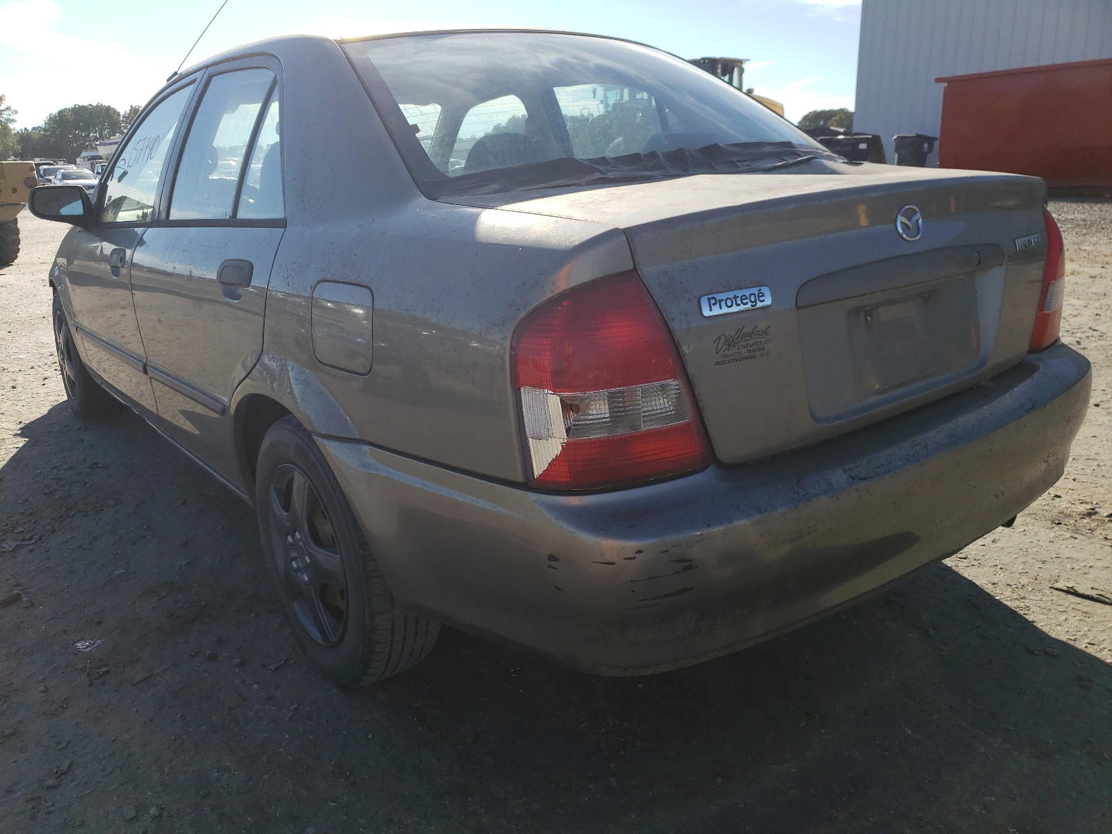 Photo 3 from auction – 2000 MAZDA PROTEGE with VIN JM1BJ2228Y0258228