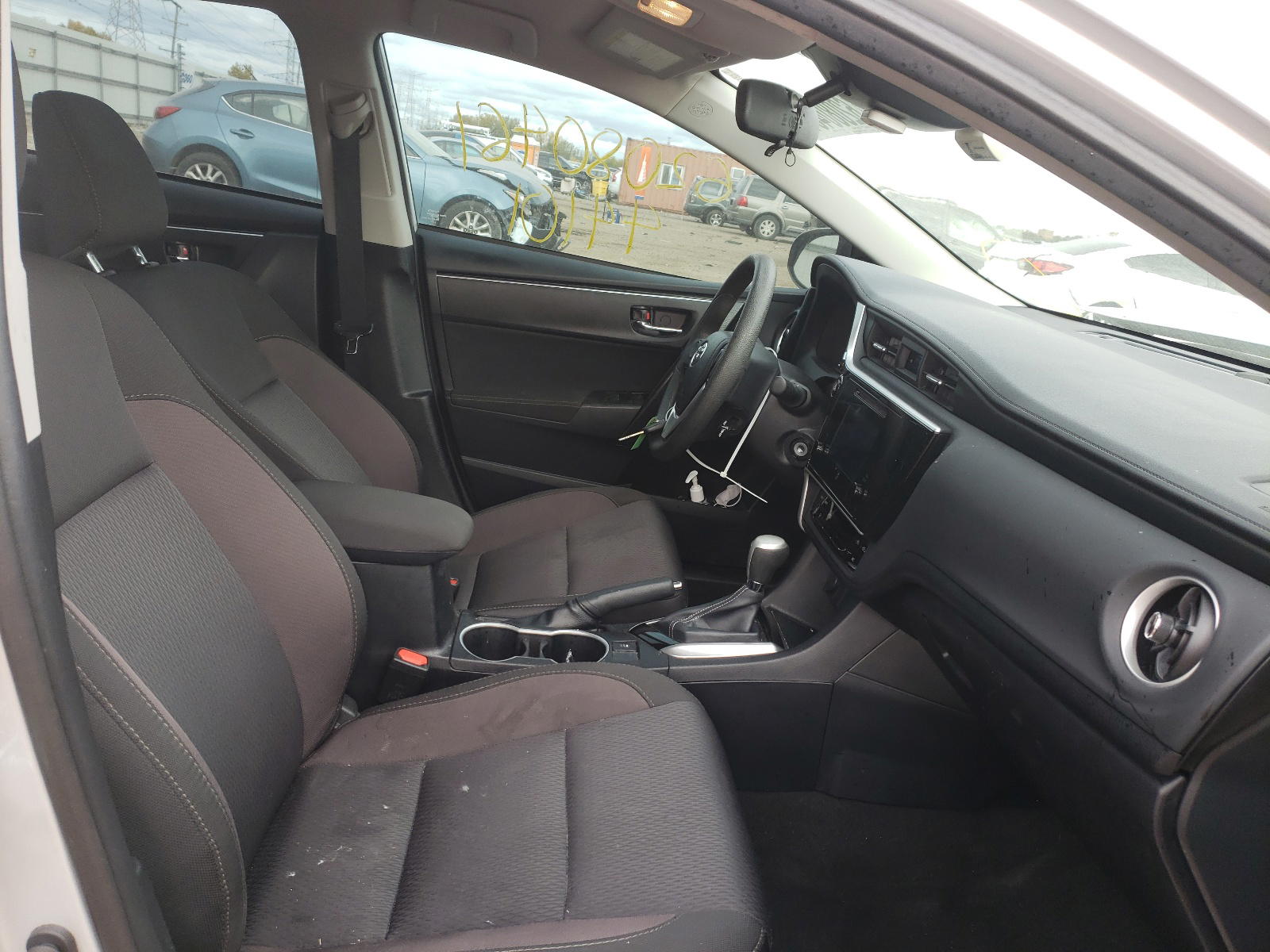 Photo 5 from auction – 2018 TOYOTA COROLLA with VIN 2T1BURHE0JC098066
