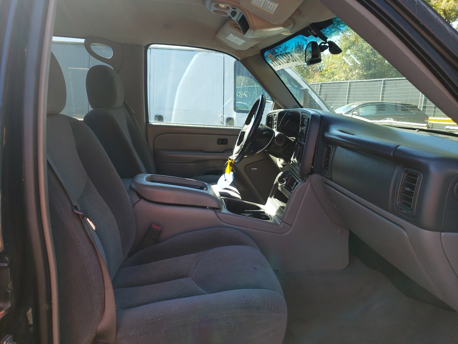 Photo 5 from auction – 2005 CHEVROLET AVALANCHE with VIN 3GNEK12Z45G197847