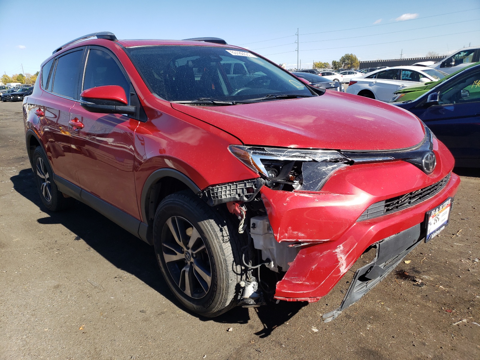 Photo 1 from auction – 2017 TOYOTA RAV4 XLE with VIN 2T3RFREV2HW649708