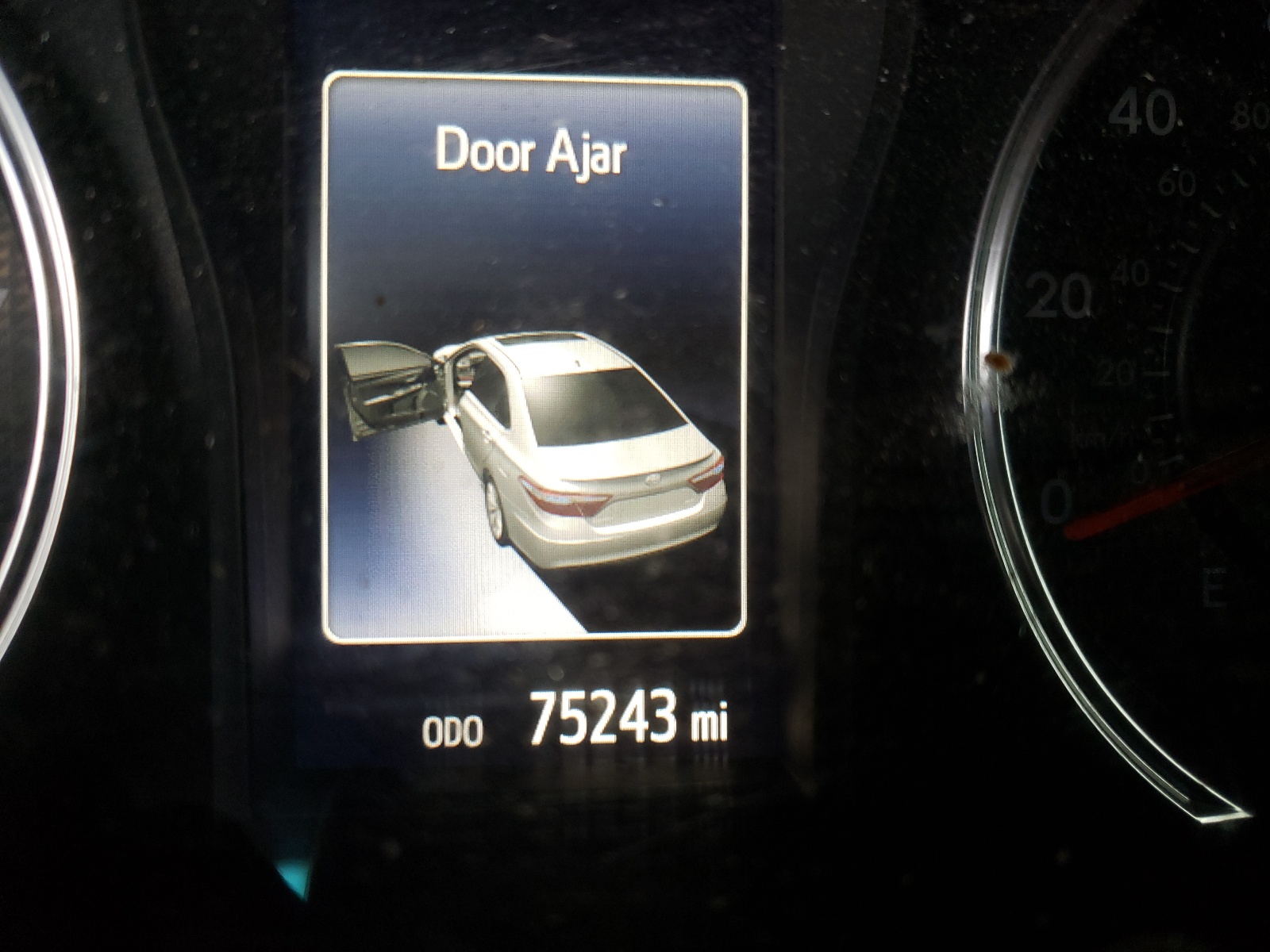 Photo 8 from auction – 2015 TOYOTA CAMRY LE with VIN 4T1BF1FK3FU946936