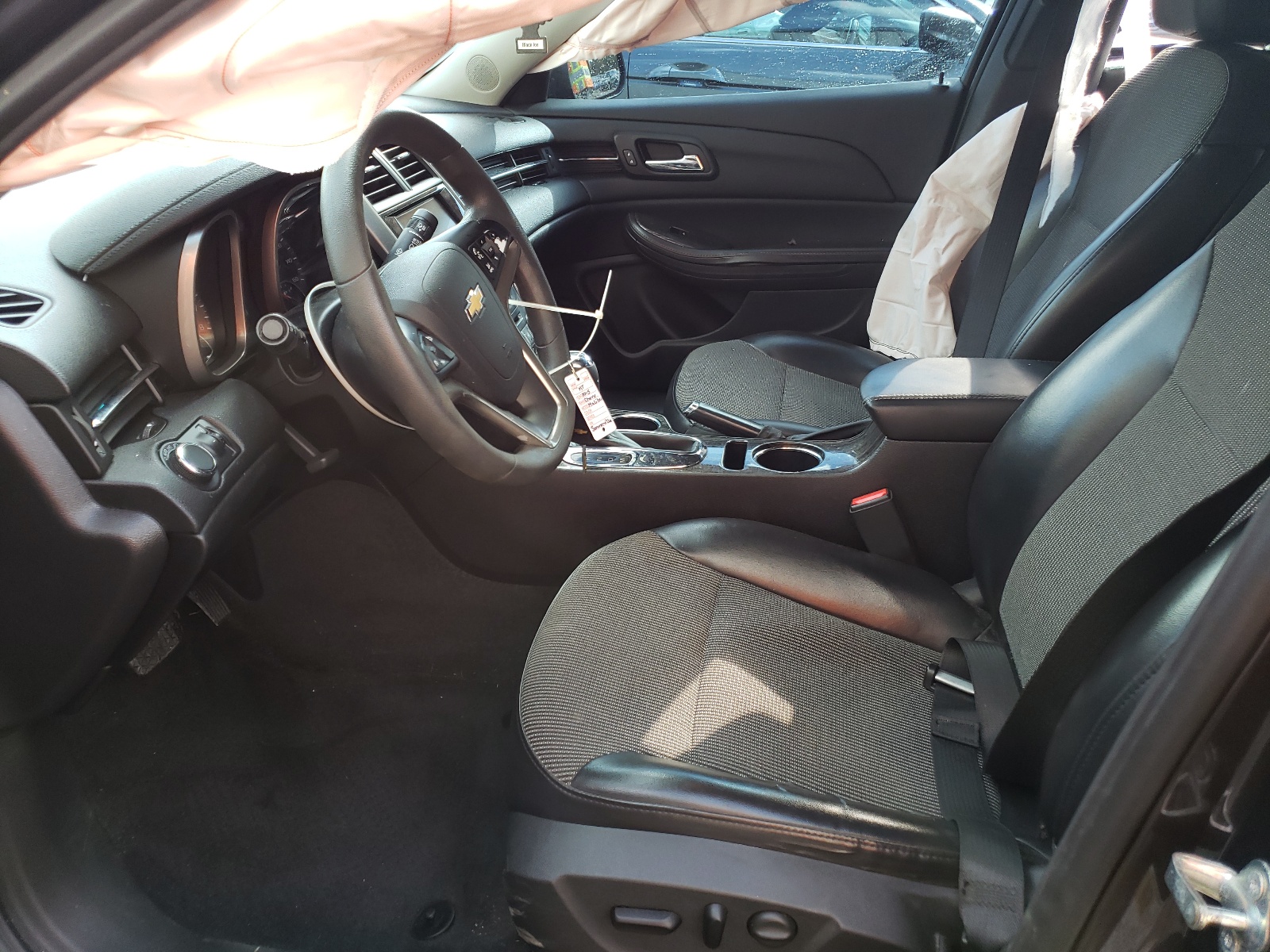 Photo 5 from auction – 2015 CHEVROLET MALIBU 1LT with VIN 1G11C5SL6FF167302
