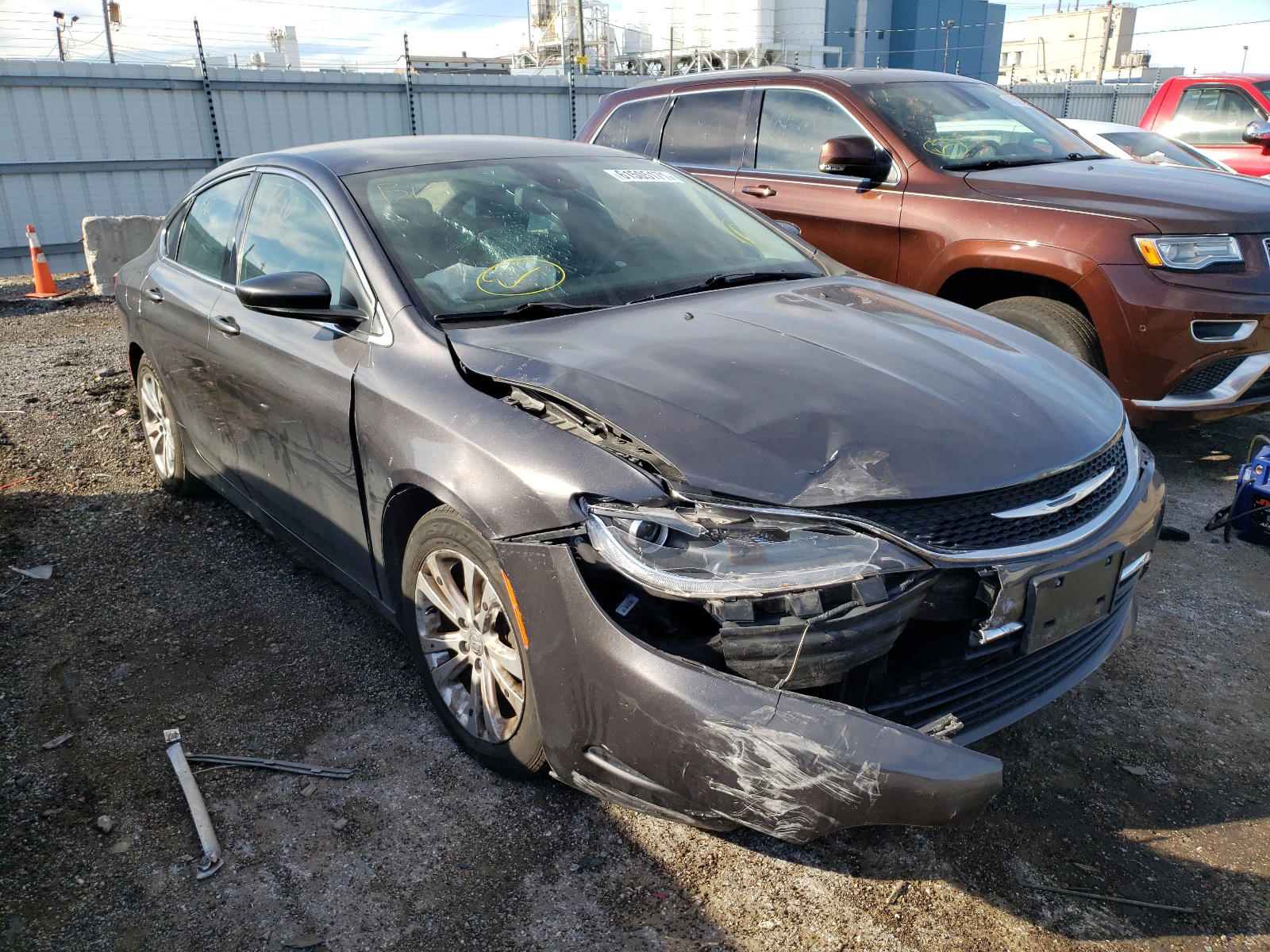 CHRYSLER 200 LIMITE 2015 with VIN 1C3CCCAB0FN685042 - Photo from auction