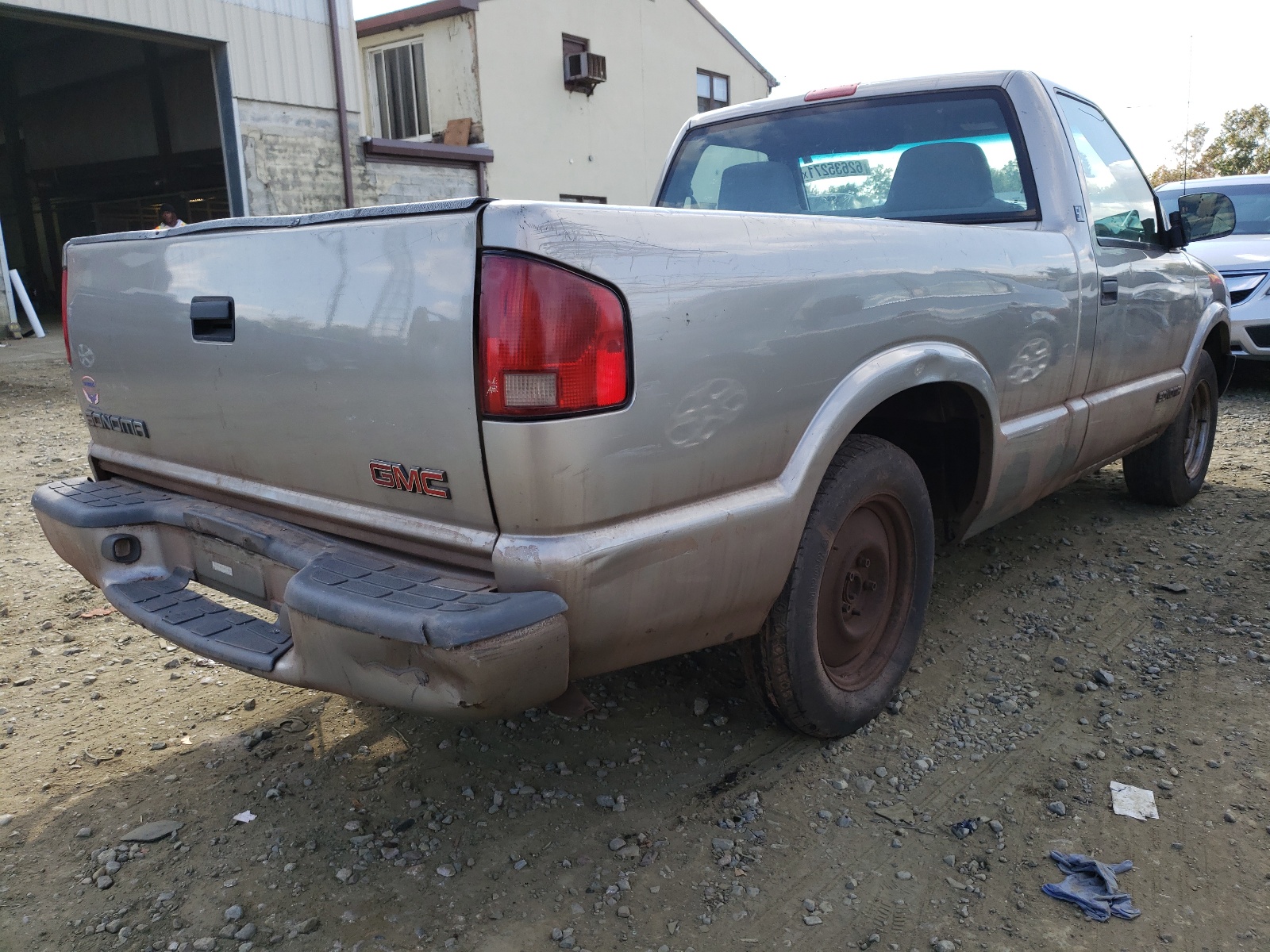 Photo 4 from auction – 1999 GMC SONOMA with VIN 1GTCS1443X8512373