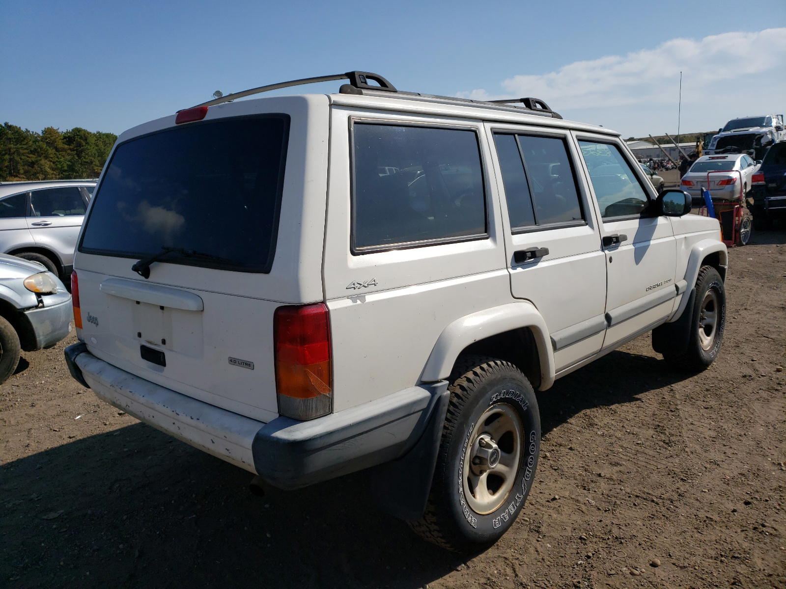 Photo 17 from auction – 2000 JEEP CHEROKESPT with VIN 1J4FF48S0YL195639