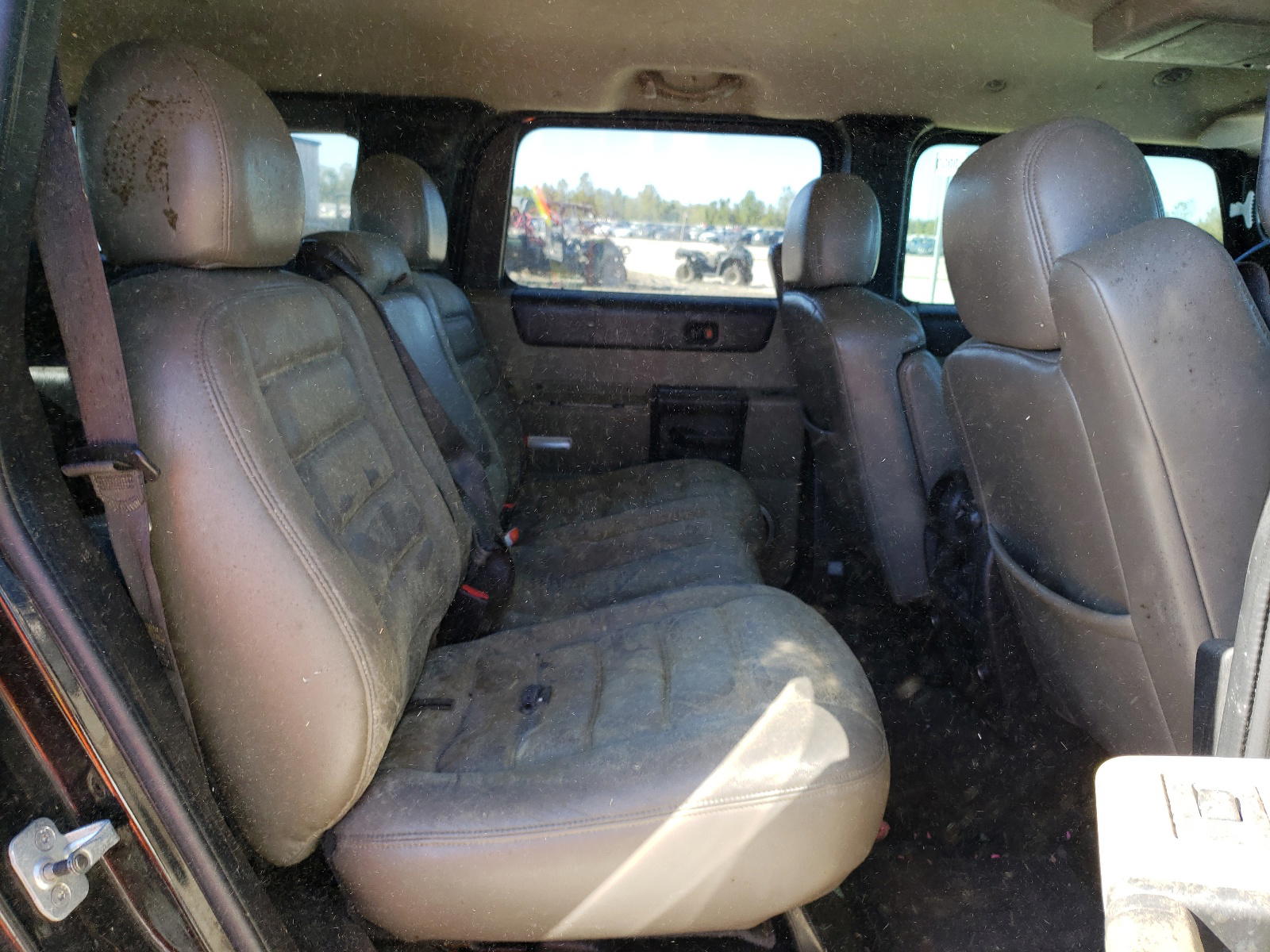 Photo 6 from auction – 2005 HUMMER H2 with VIN 5GRGN23U35H110297