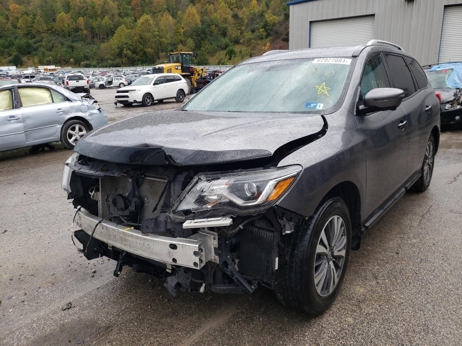 Photo 2 from auction – 2017 NISSAN PATHFINDER with VIN 5N1DR2MM2HC636621