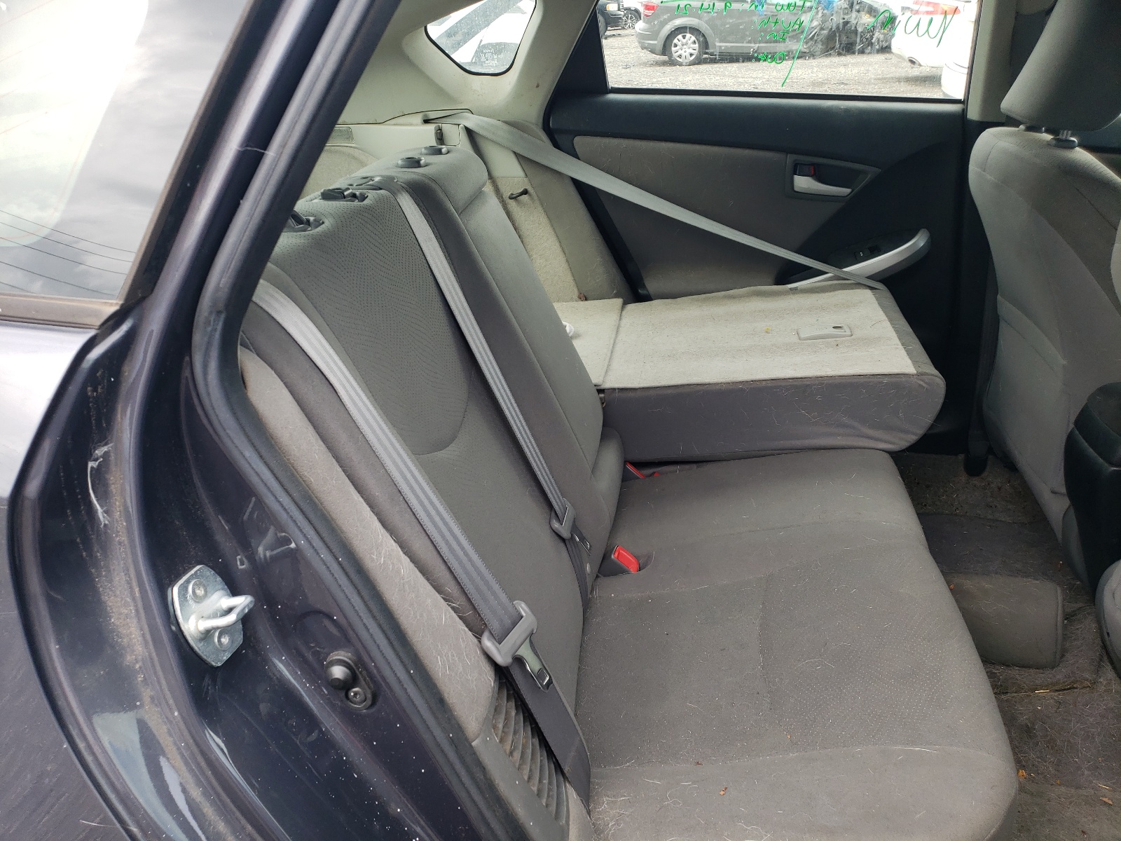 Photo 6 from auction – 2013 TOYOTA PRIUS with VIN JTDKN3DU0D1690678