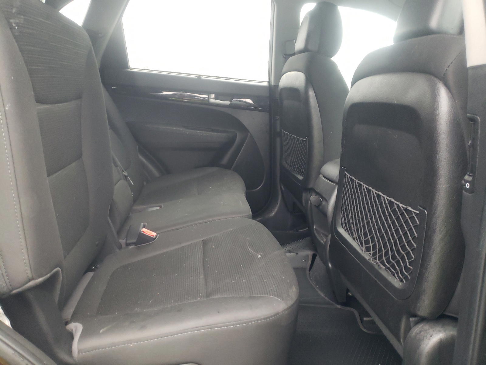 Photo 6 from auction – 2015 KIA SORENTO LX with VIN 5XYKT3A67FG569063
