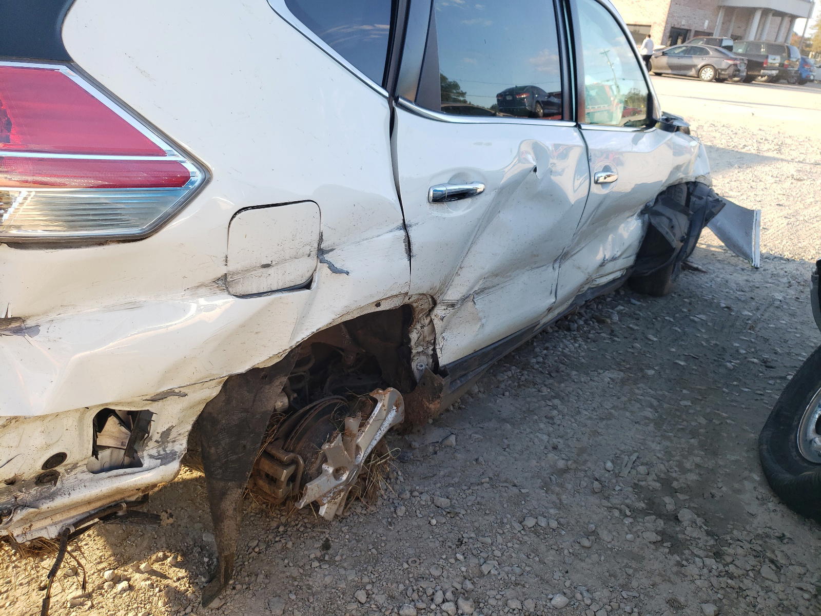Photo 6 from auction – 2016 NISSAN ROGUE S with VIN KNMAT2MT1GP651344