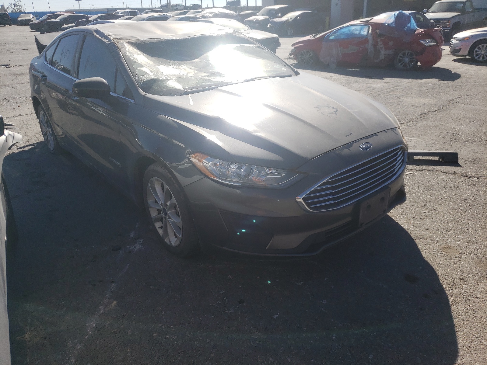Photo 1 from auction – 2019 FORD FUSION SE with VIN 3FA6P0LU0KR257740