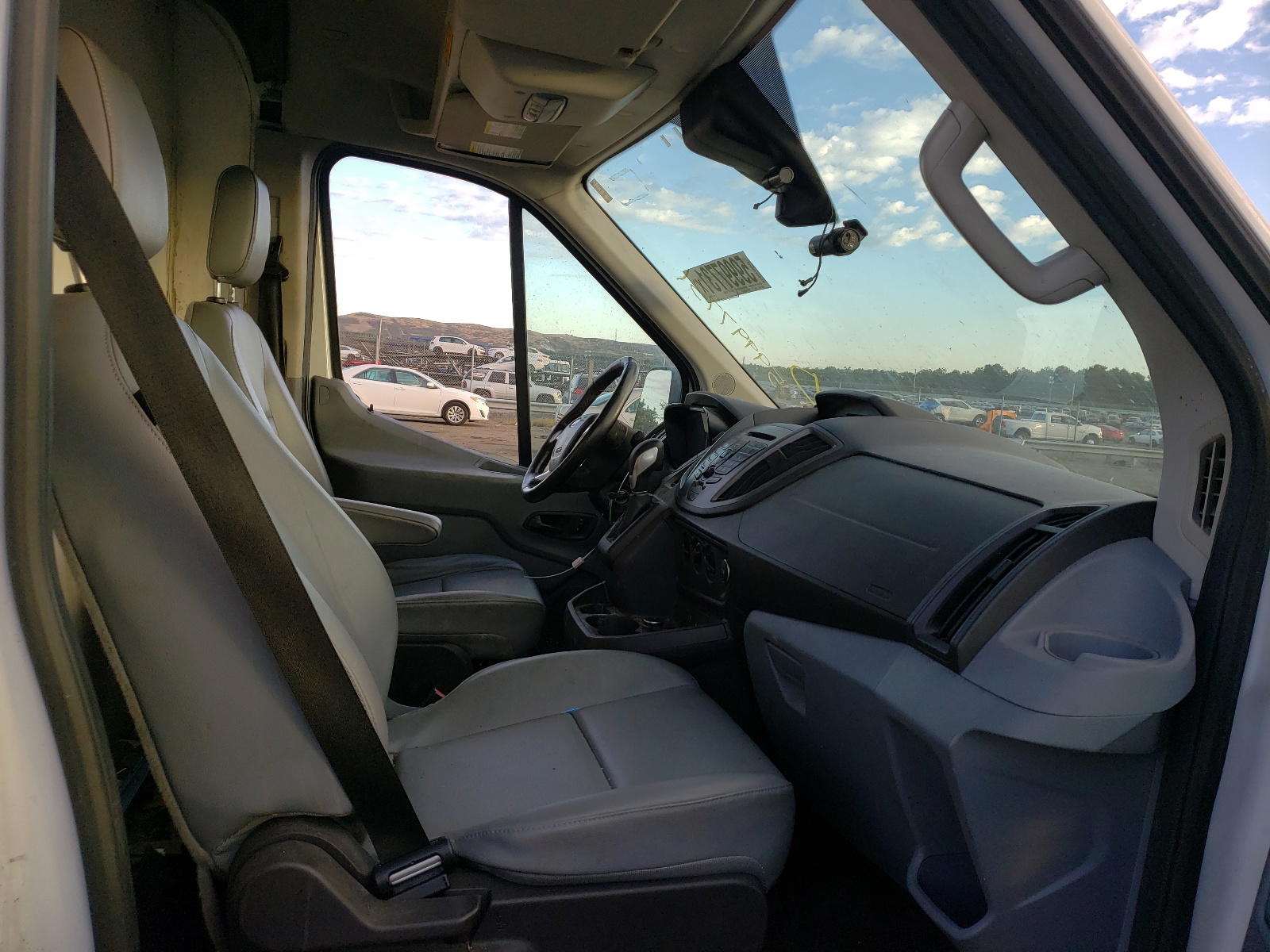 Photo 5 from auction – 2016 FORD TRANSIT T- with VIN 1FTYR2XM7GKB16792
