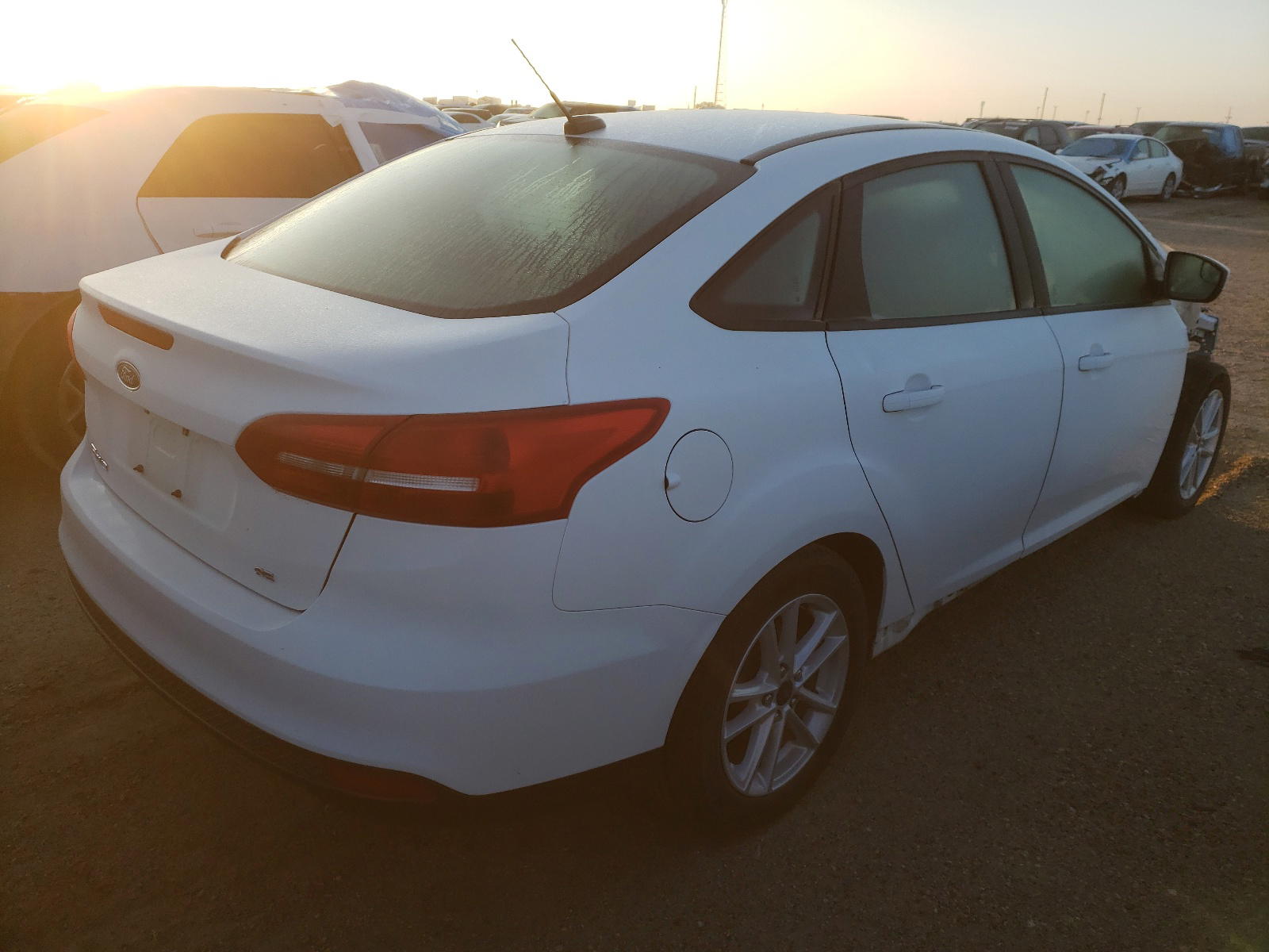 Photo 4 from auction – 2018 FORD FOCUS SE with VIN 1FADP3F20JL218369