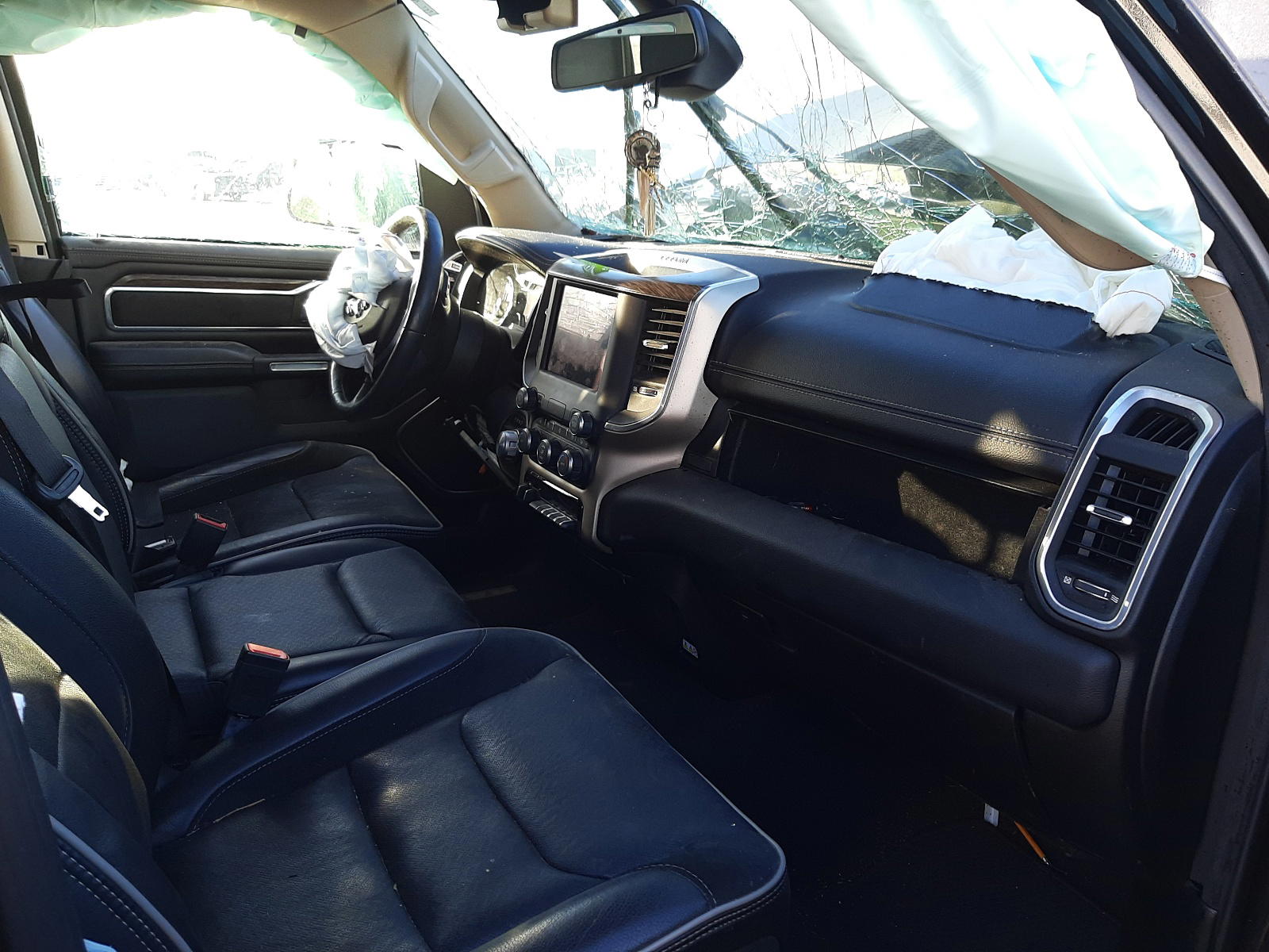 Photo 5 from auction – 2019 RAM 1500 LARAM with VIN 1C6SRFDT2KN734867