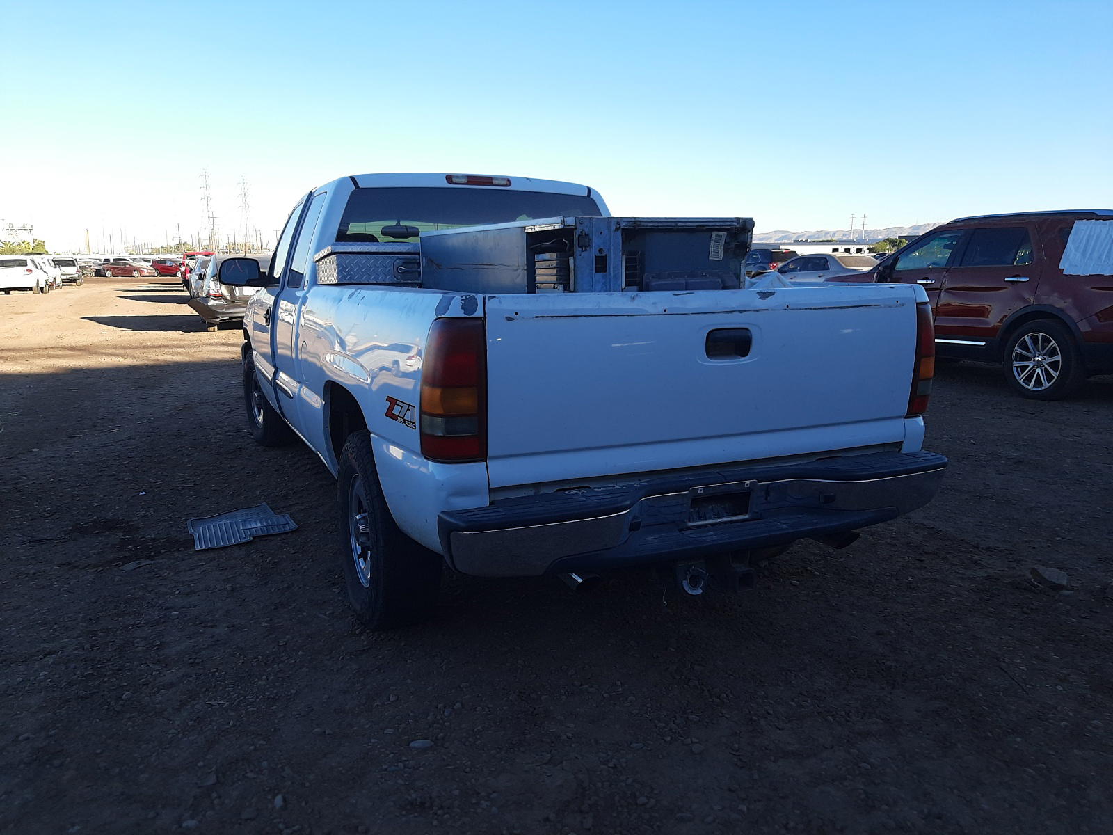Photo 3 from auction – 2003 GMC NEW SIERRA with VIN 2GTEK19T231377540