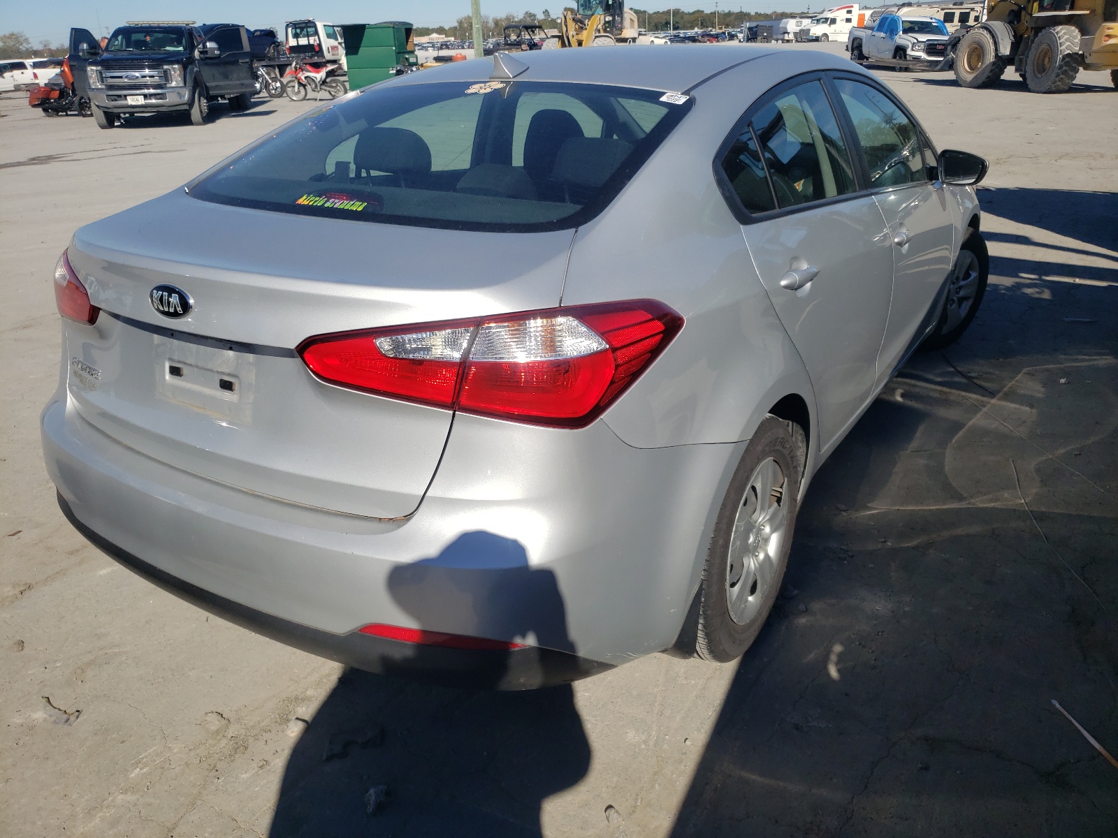 Photo 4 from auction – 2016 KIA FORTE LX with VIN KNAFK4A65G5570617