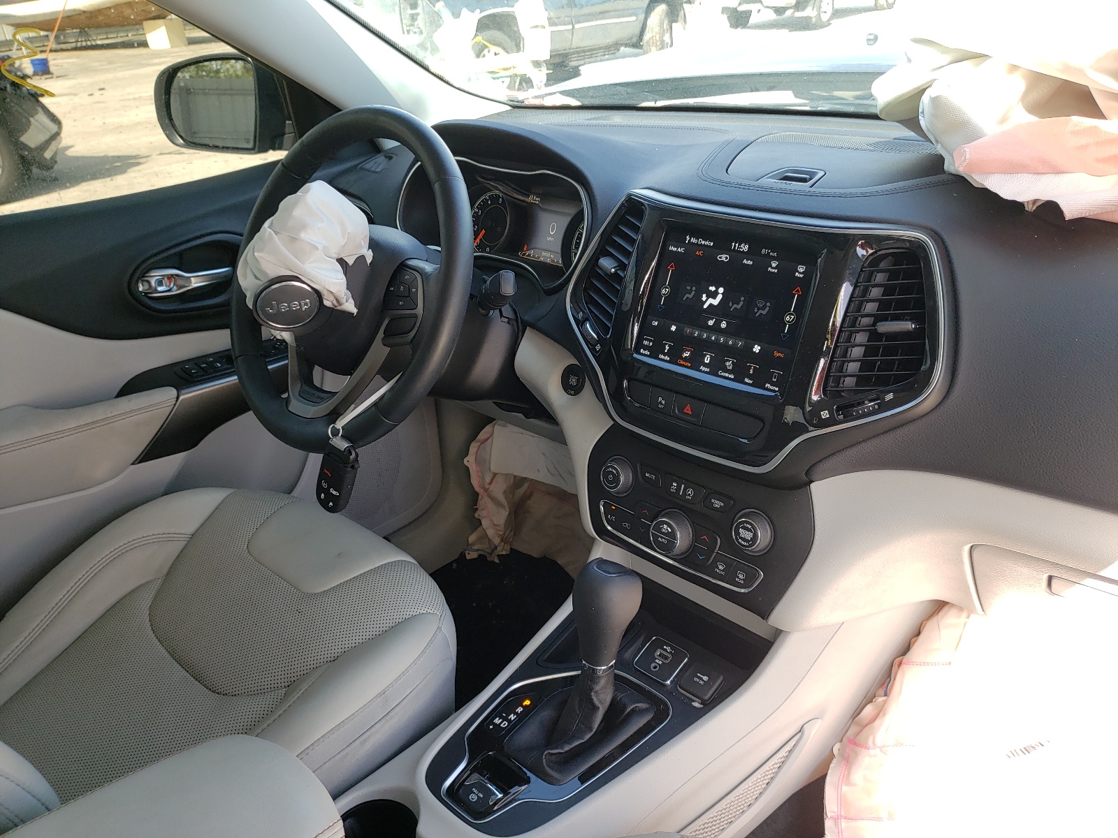Photo 9 from auction – 2019 JEEP CHEROKEE L with VIN 1C4PJLDB4KD340921