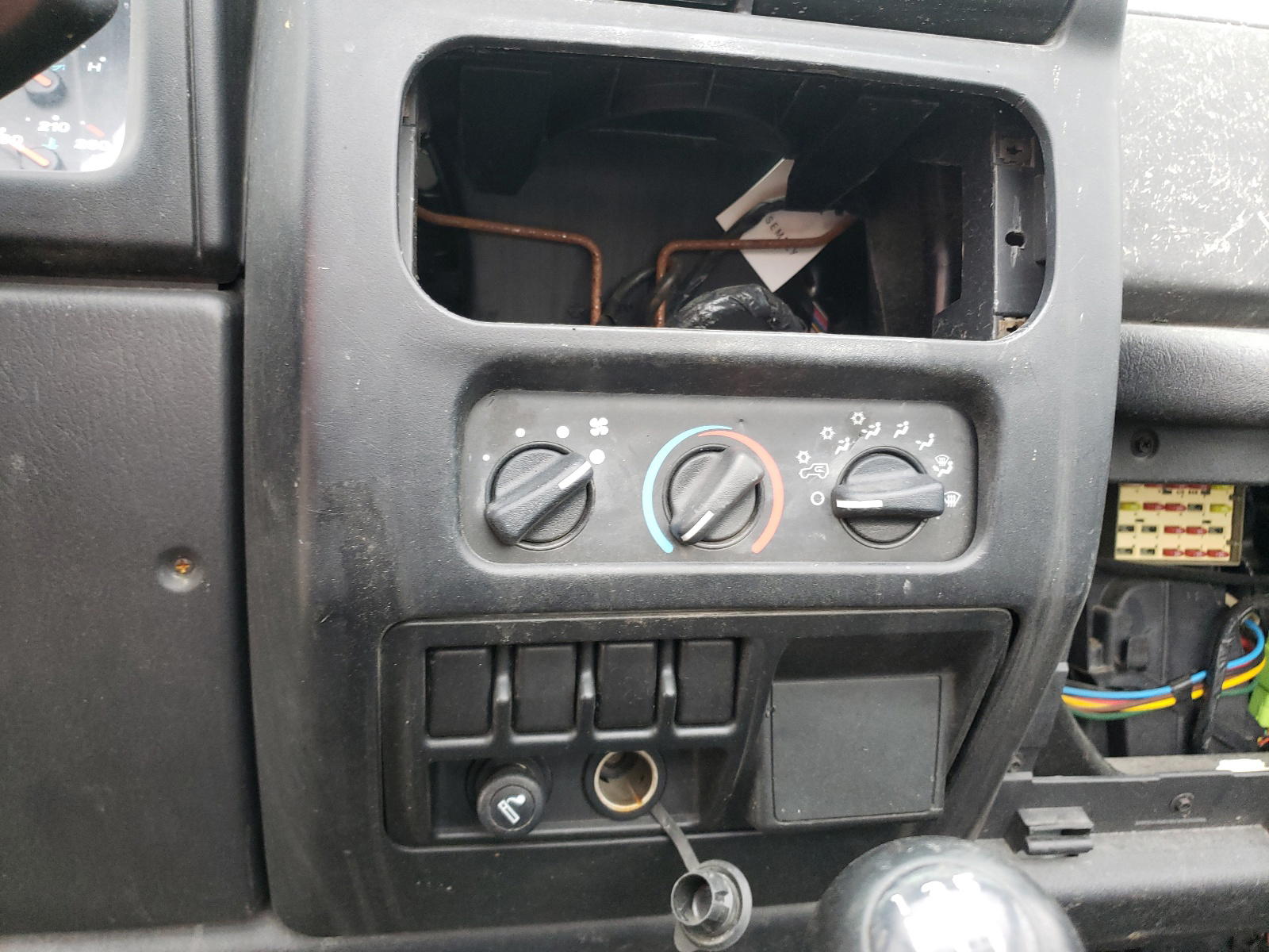 Photo 9 from auction – 2003 JEEP WRANGLER C with VIN 1J4FA39S83P368283