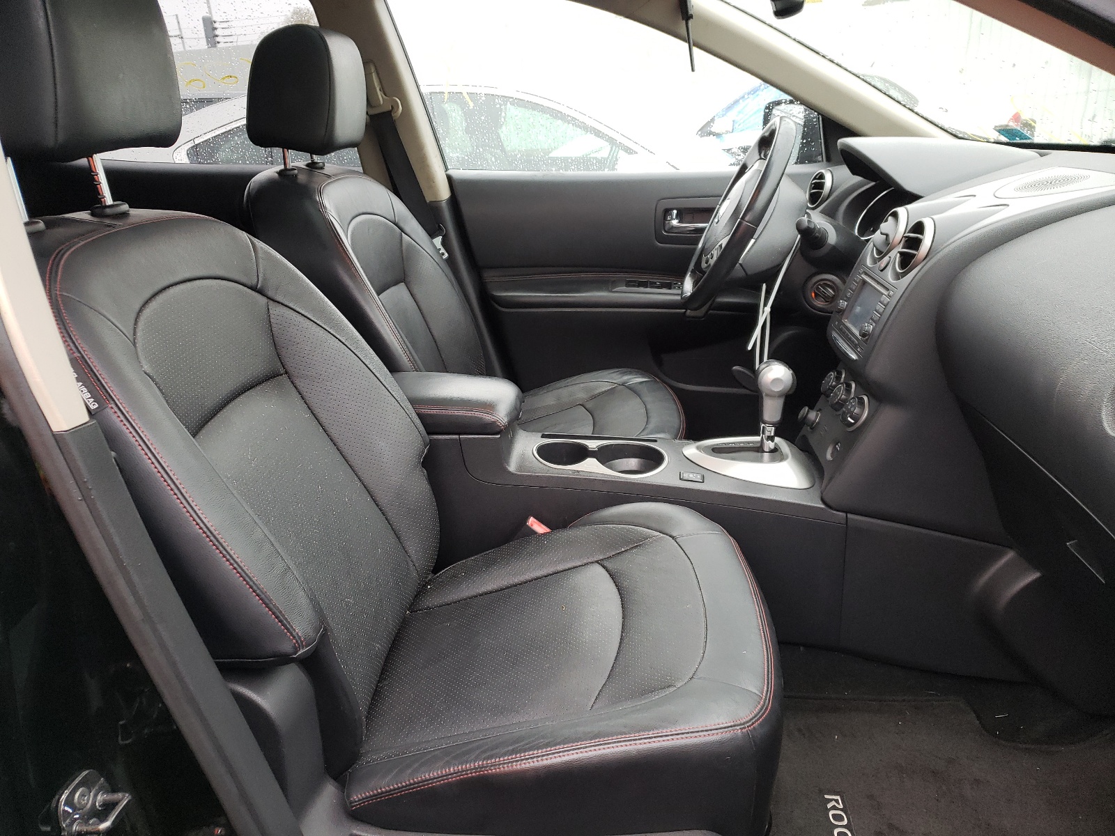 Photo 5 from auction – 2011 NISSAN ROGUE S with VIN JN8AS5MV6BW669055