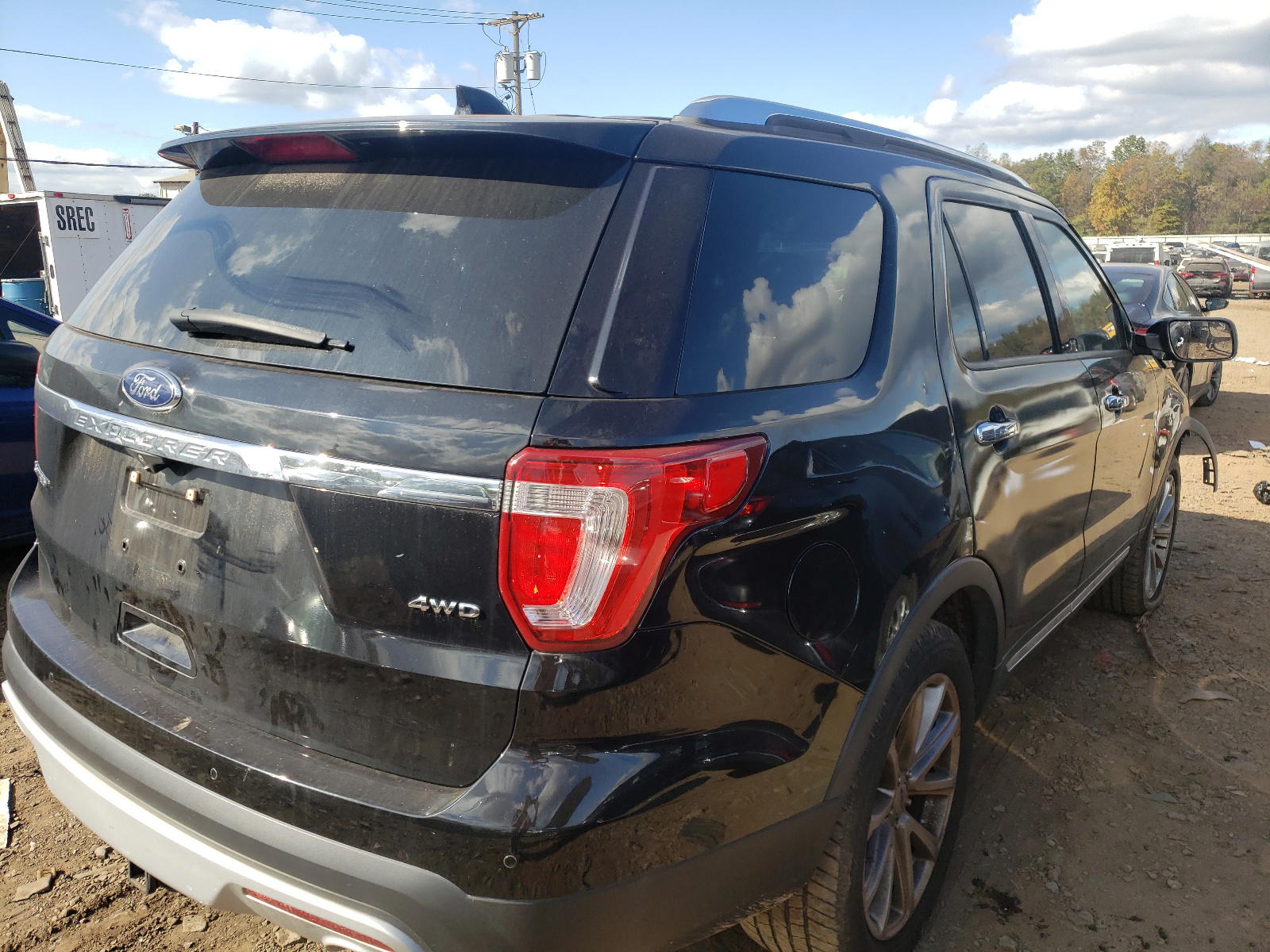 Photo 4 from auction – 2016 FORD EXPLORER L with VIN 1FM5K8F88GGA87963